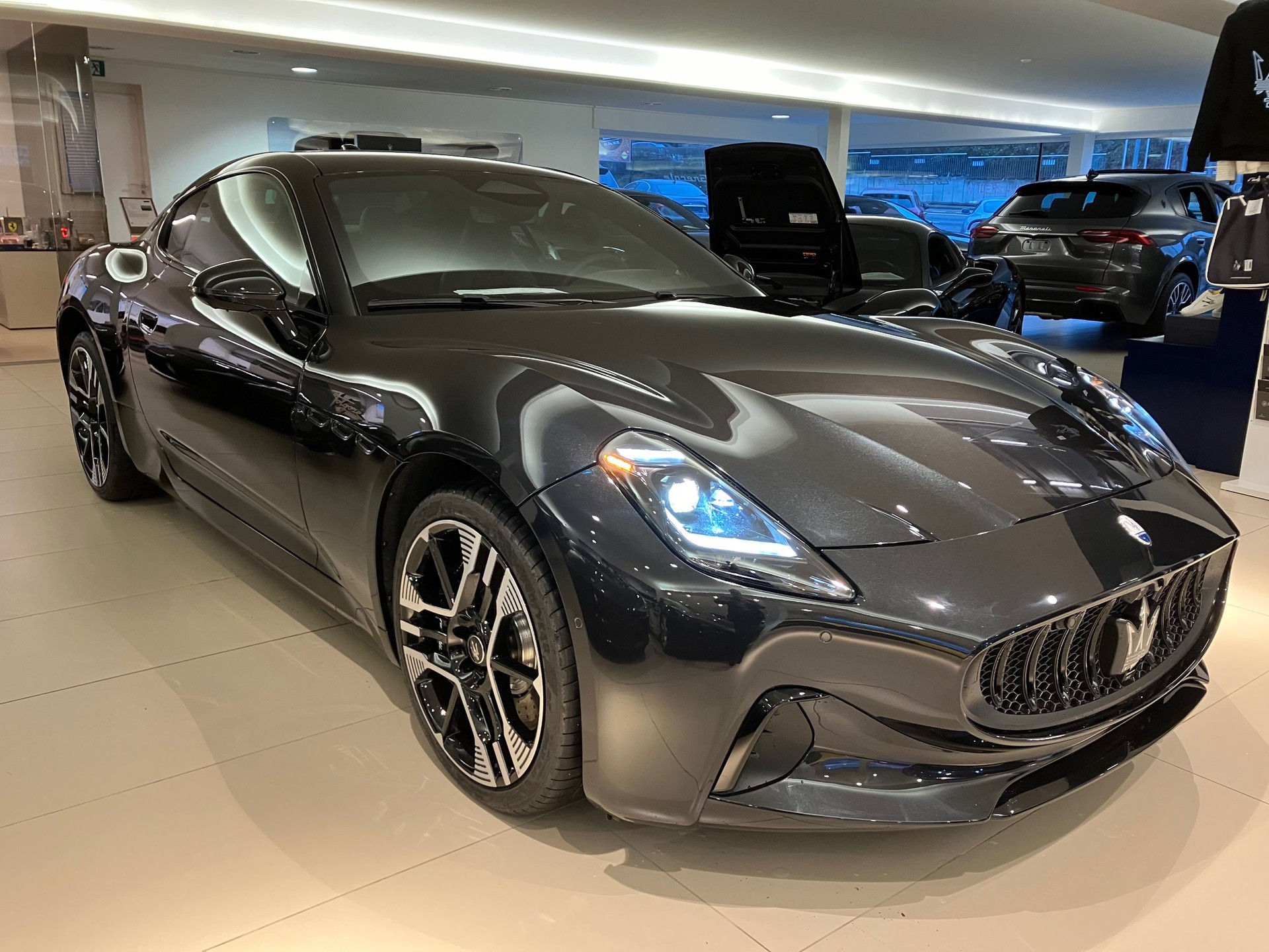 MASERATI GranTurismo Folgore 92kWh-image-15