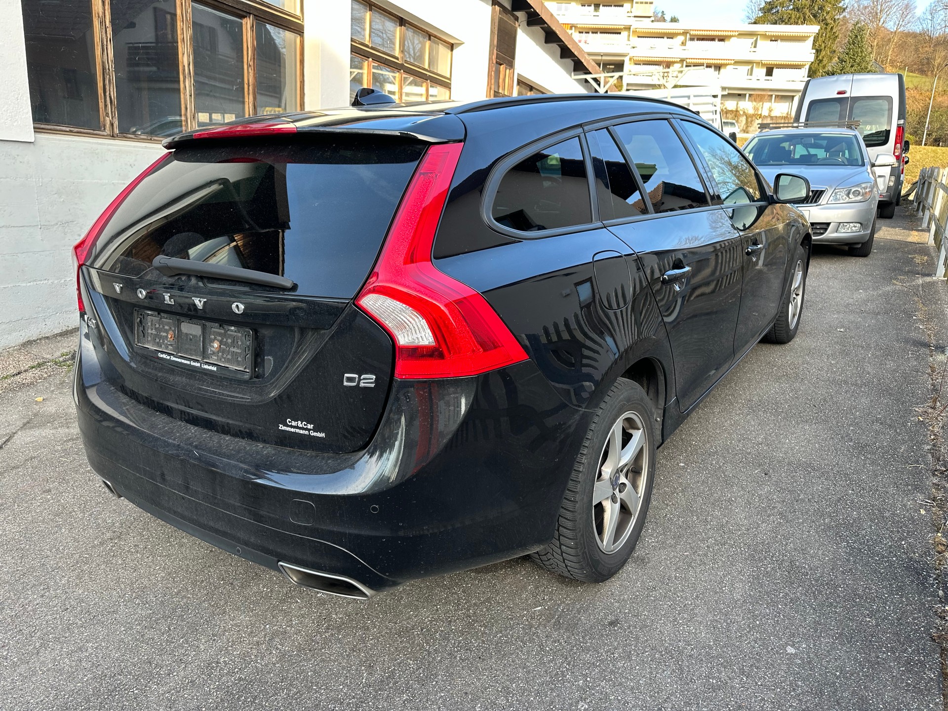 VOLVO V60-image-4