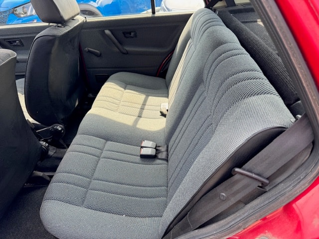 VW Golf 1600 CL Swiss Champ.-image-8