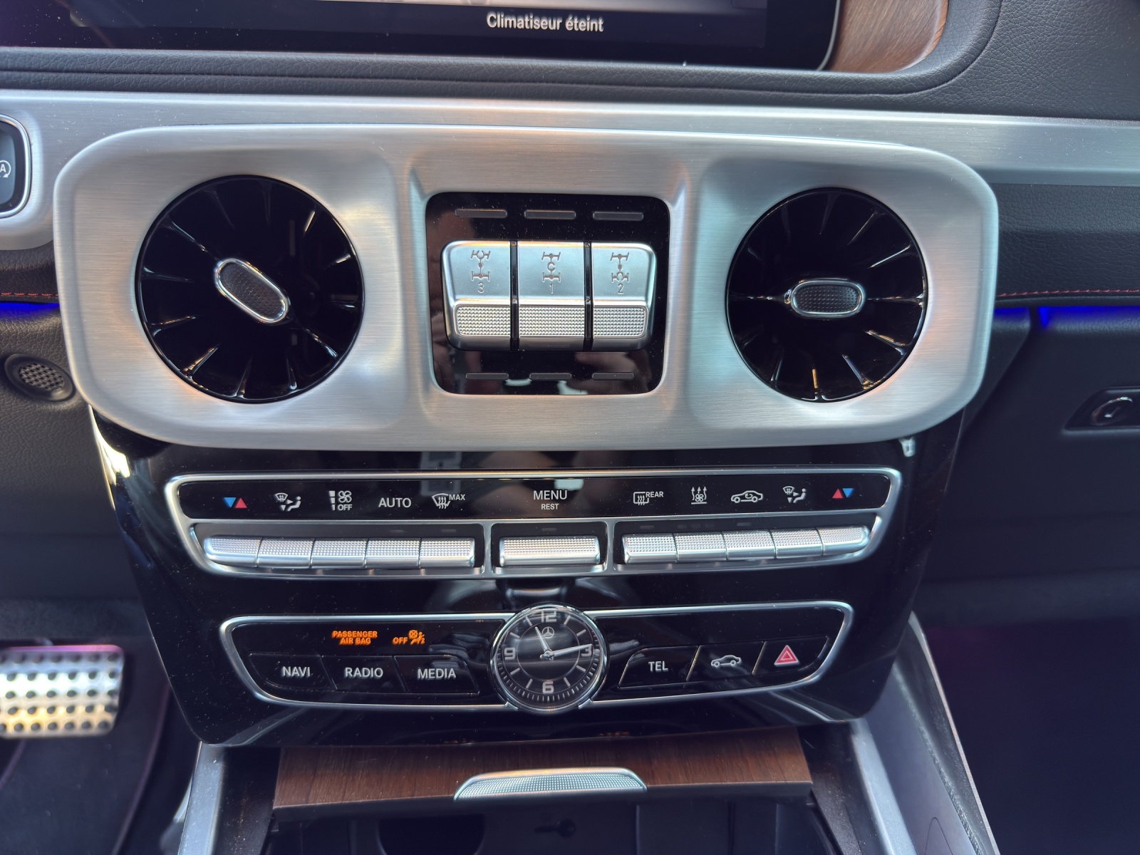 MERCEDES-BENZ G 500 AMG Line-image-13