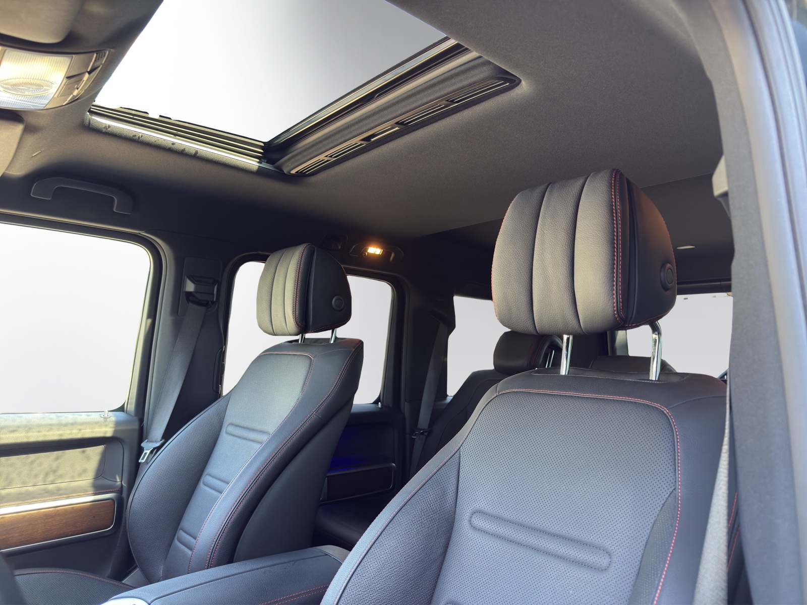 MERCEDES-BENZ G 500 AMG Line-image-8