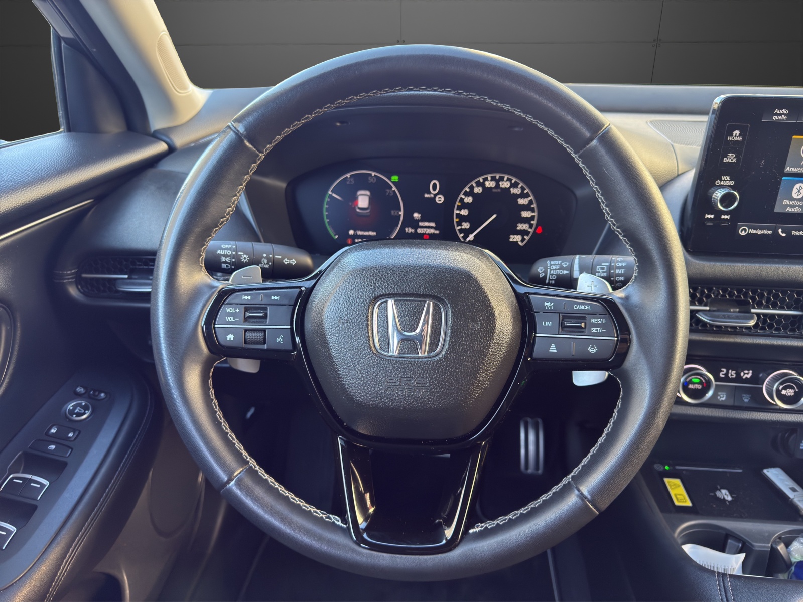 HONDA ZR-V 2.0 i-MMD Sport-image-9