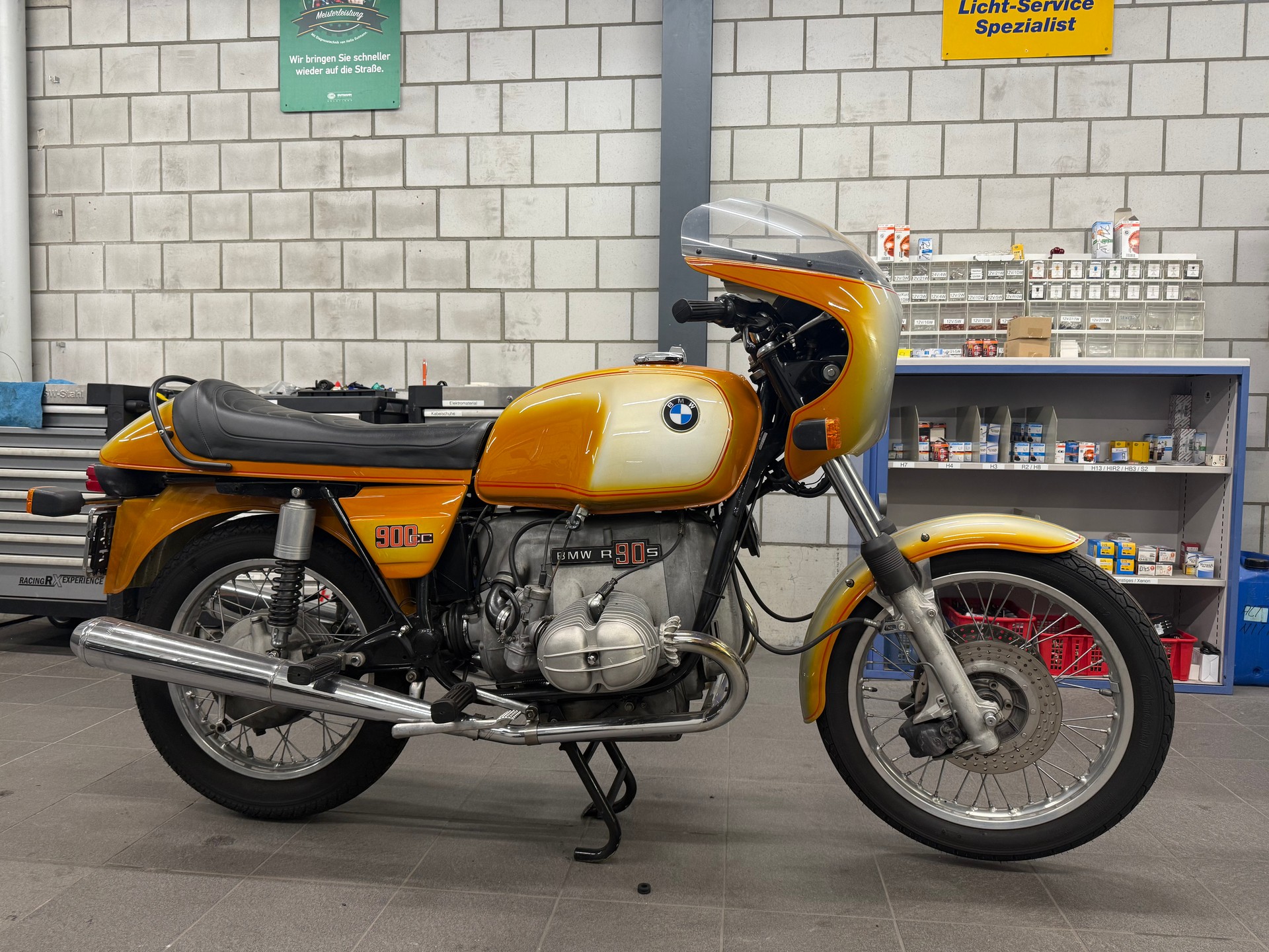 BMW R90S