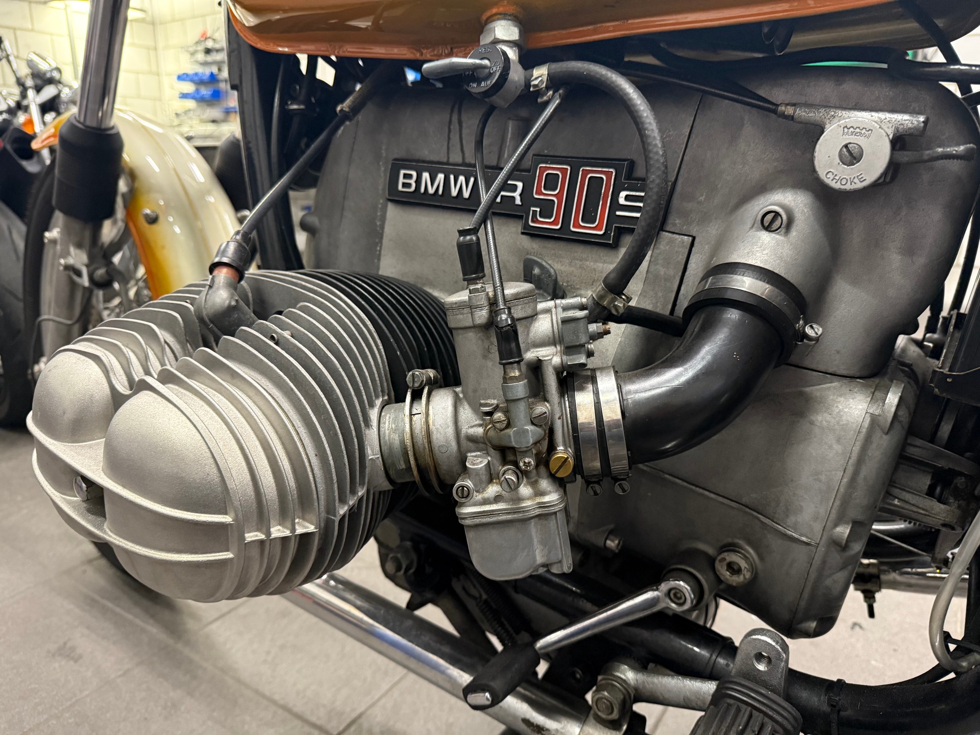 BMW R90S-image-6