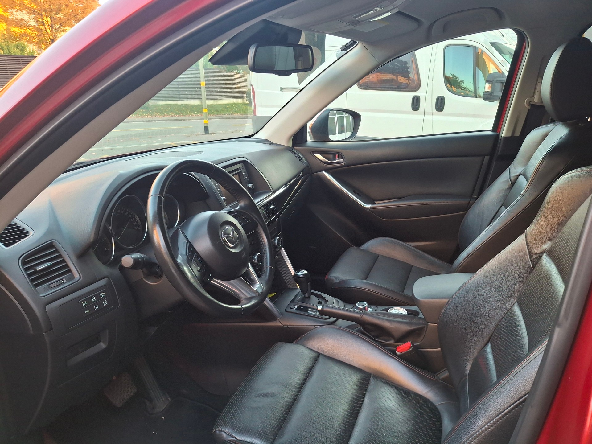 MAZDA CX-5 2.2 D HP Revolution AWD Automatic-showroom-element-2