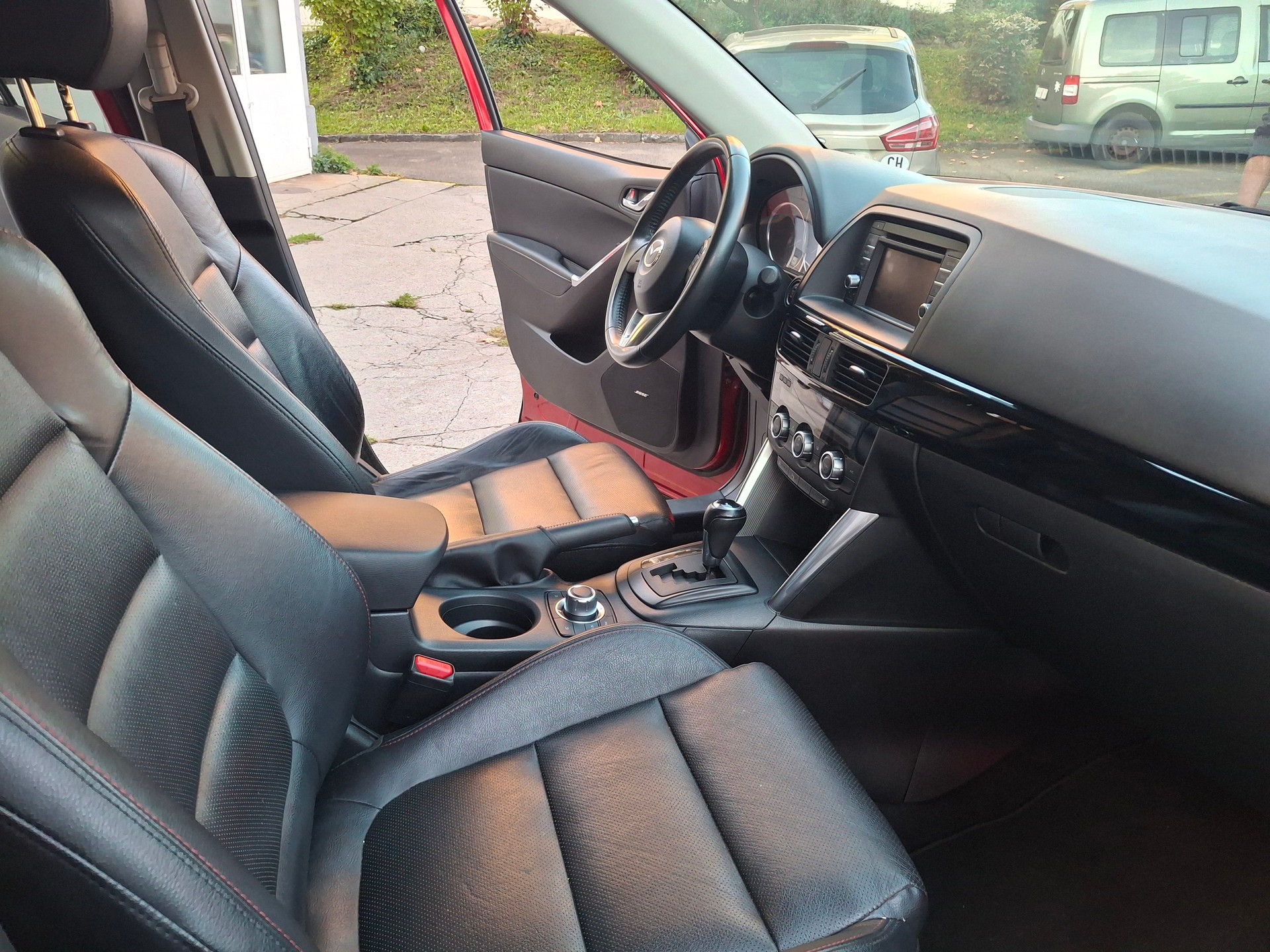 MAZDA CX-5 2.2 D HP Revolution AWD Automatic-image-5