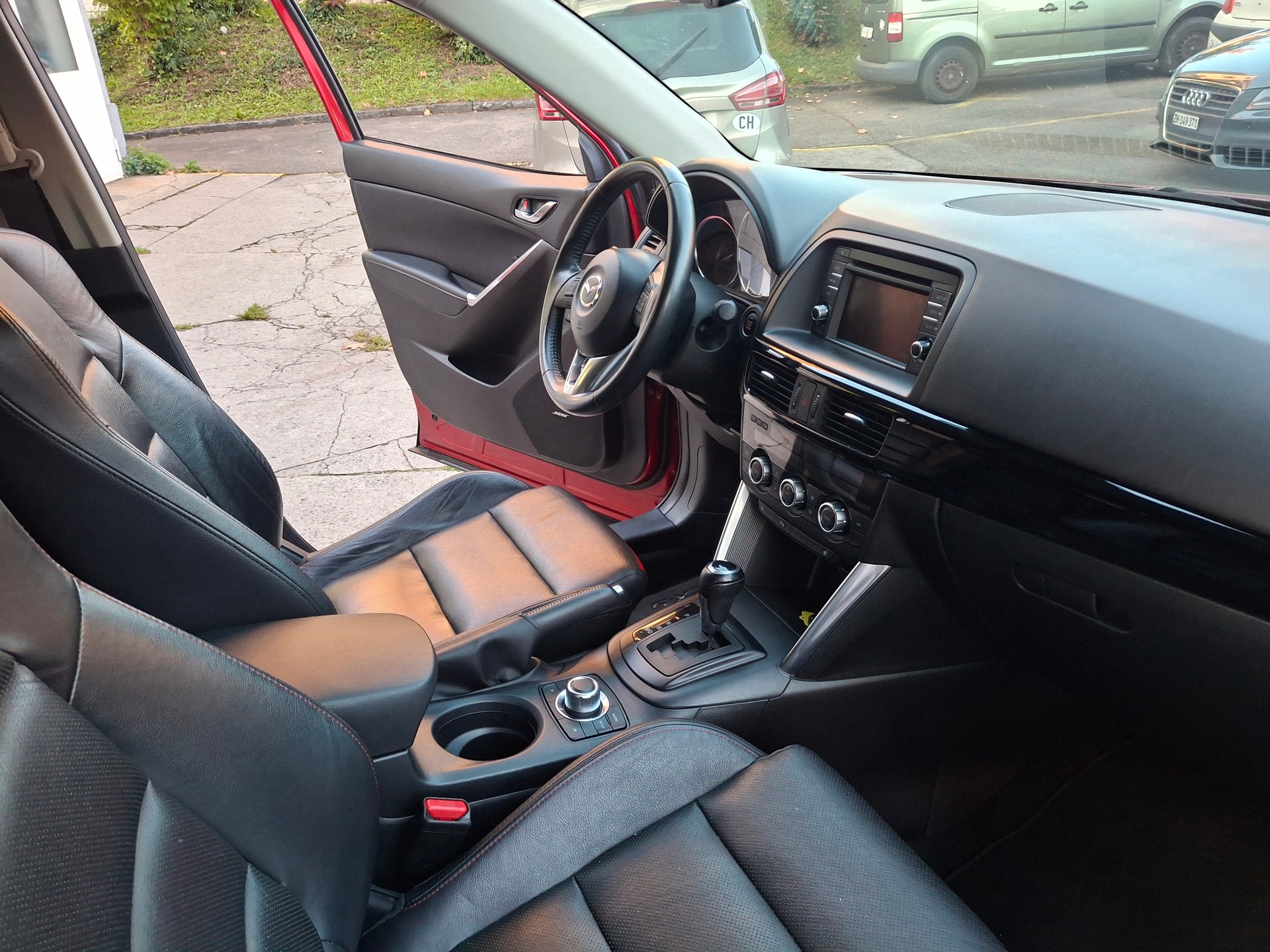 MAZDA CX-5 2.2 D HP Revolution AWD Automatic-image-4