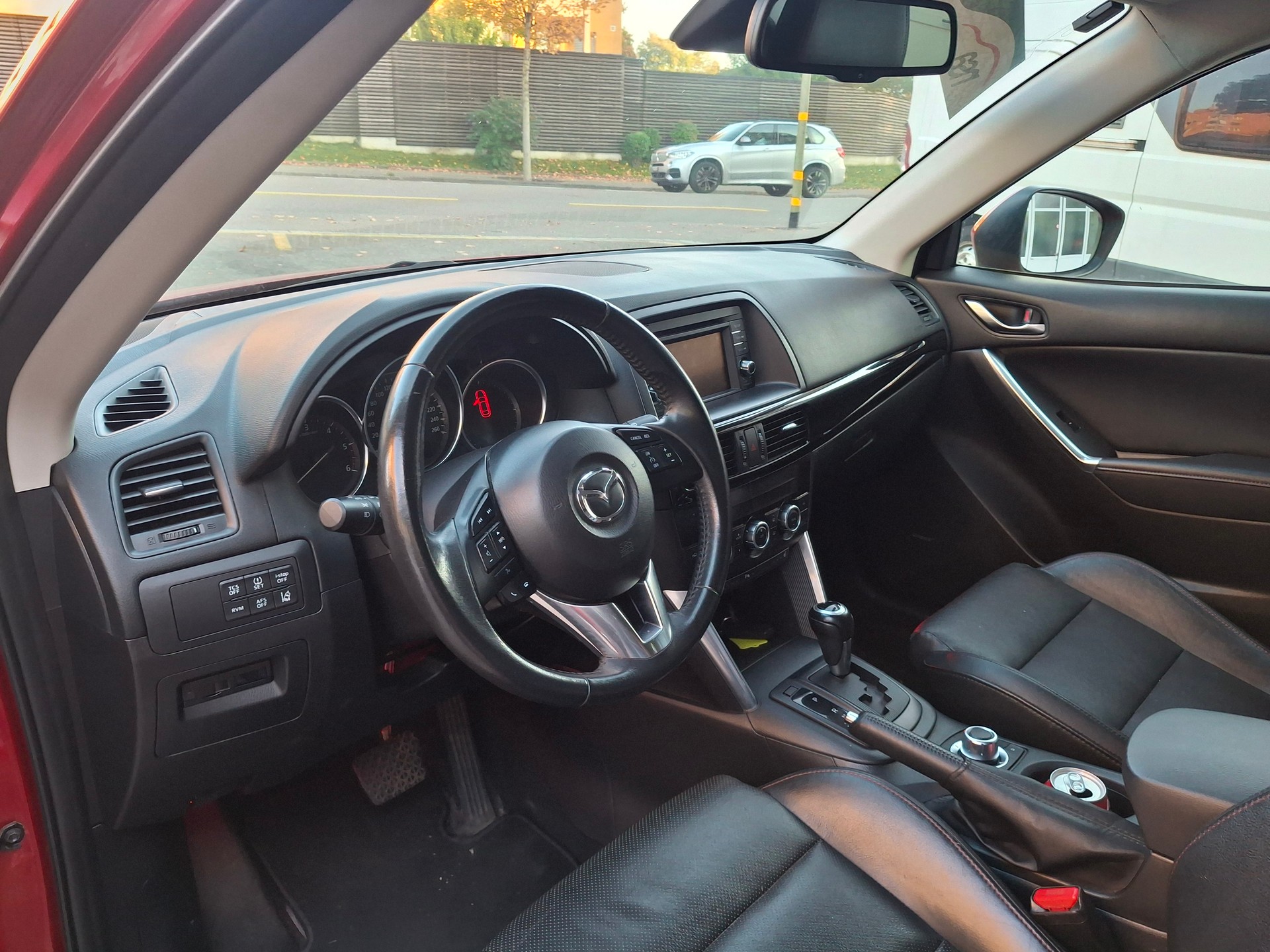 MAZDA CX-5 2.2 D HP Revolution AWD Automatic-showroom-element-3