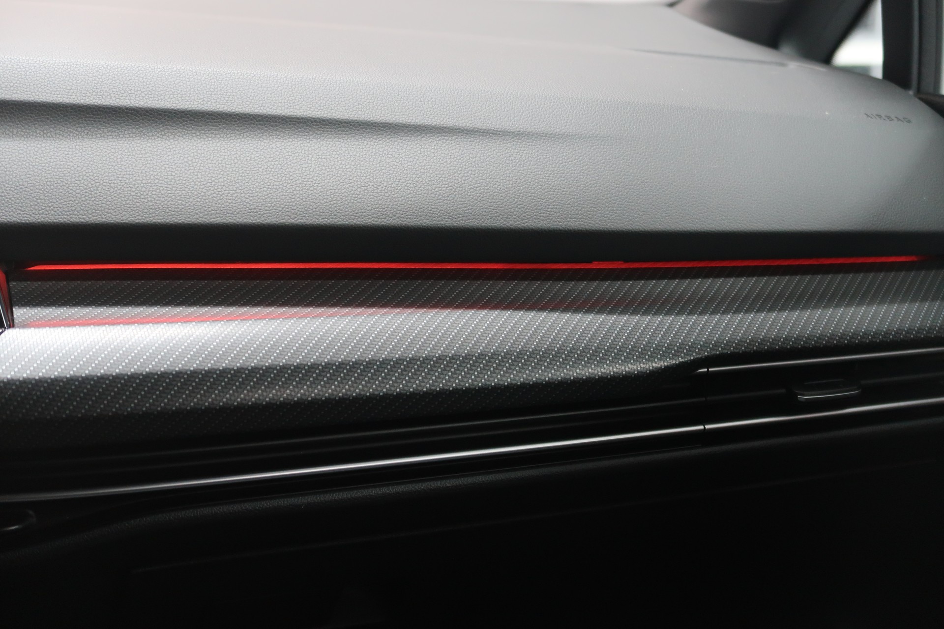 VW Golf Variant 2.0 TSI R-Line DSG 4Motion / CH / MFK / GARANTIE-image-27