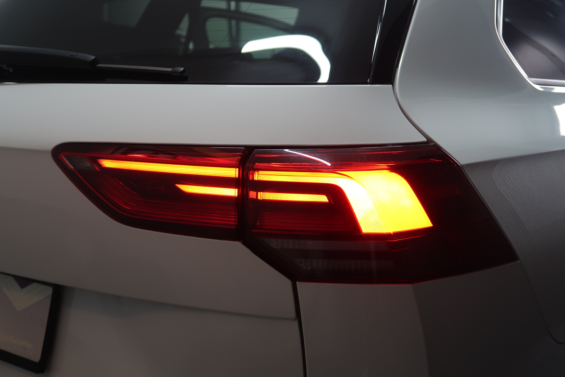VW Golf Variant 2.0 TSI R-Line DSG 4Motion / CH / MFK / GARANTIE-image-13