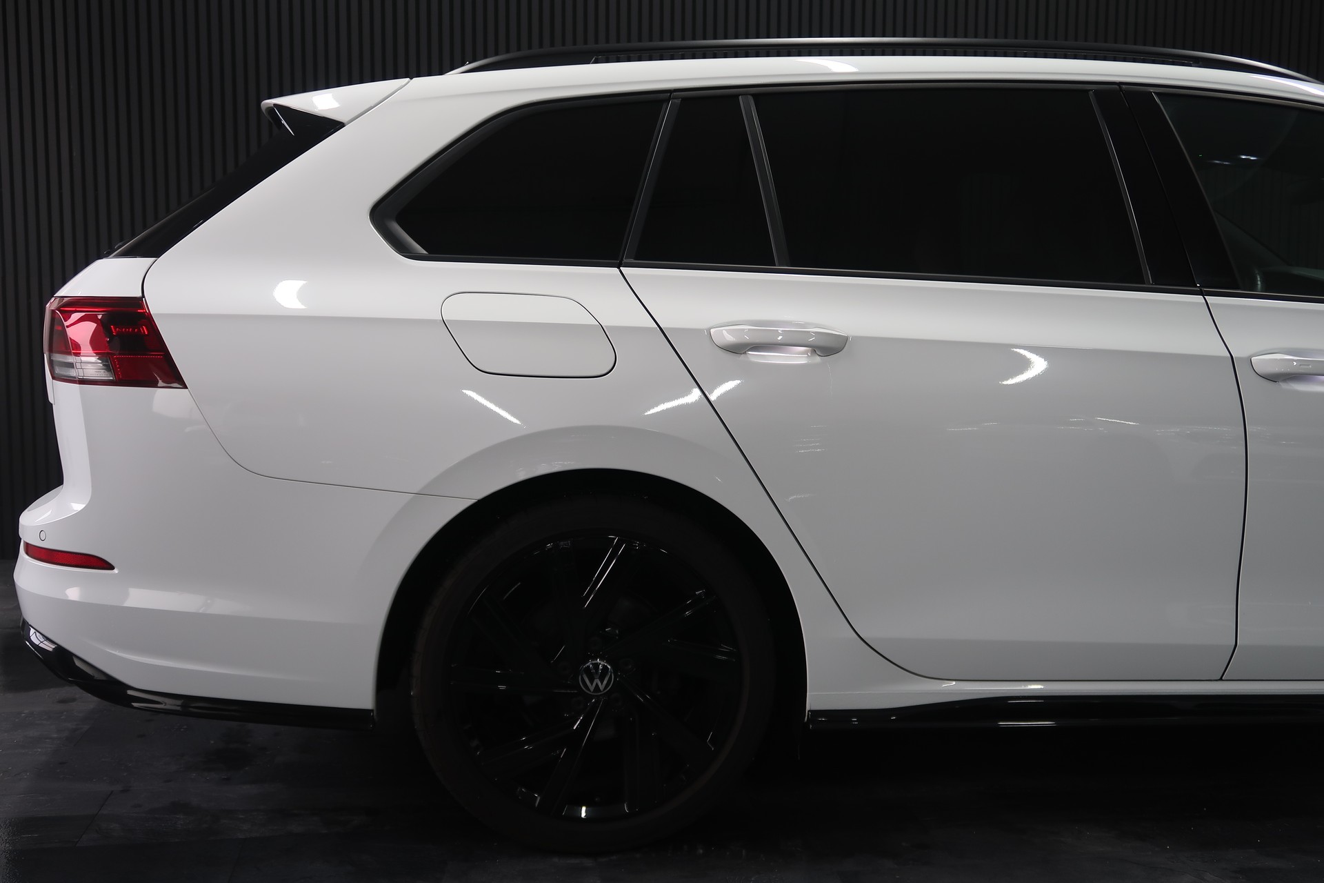 VW Golf Variant 2.0 TSI R-Line DSG 4Motion / CH / MFK / GARANTIE-image-11
