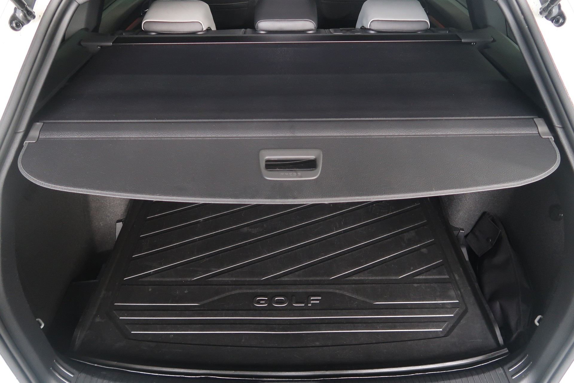 VW Golf Variant 2.0 TSI R-Line DSG 4Motion / CH / MFK / GARANTIE-image-29