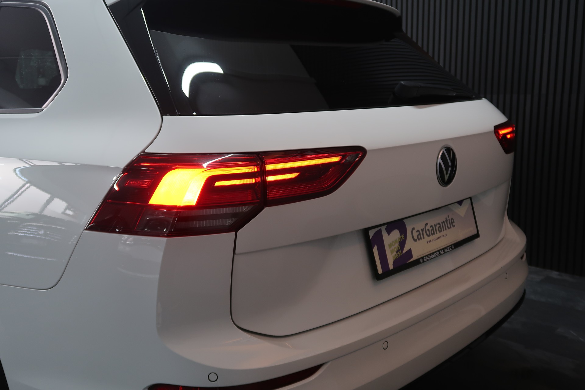 VW Golf Variant 2.0 TSI R-Line DSG 4Motion / CH / MFK / GARANTIE-image-15
