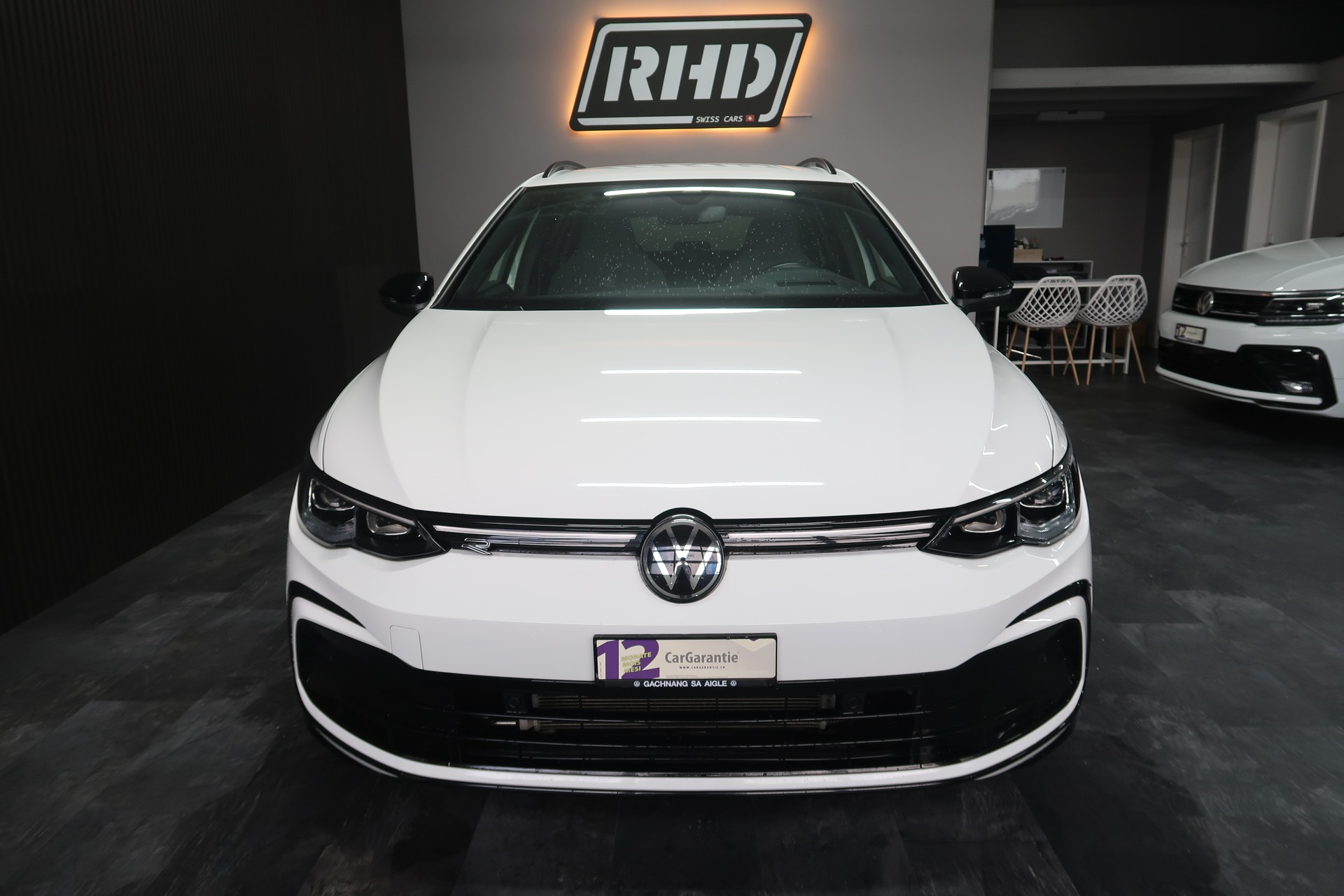 VW Golf Variant 2.0 TSI R-Line DSG 4Motion / CH / MFK / GARANTIE-showroom-element-3