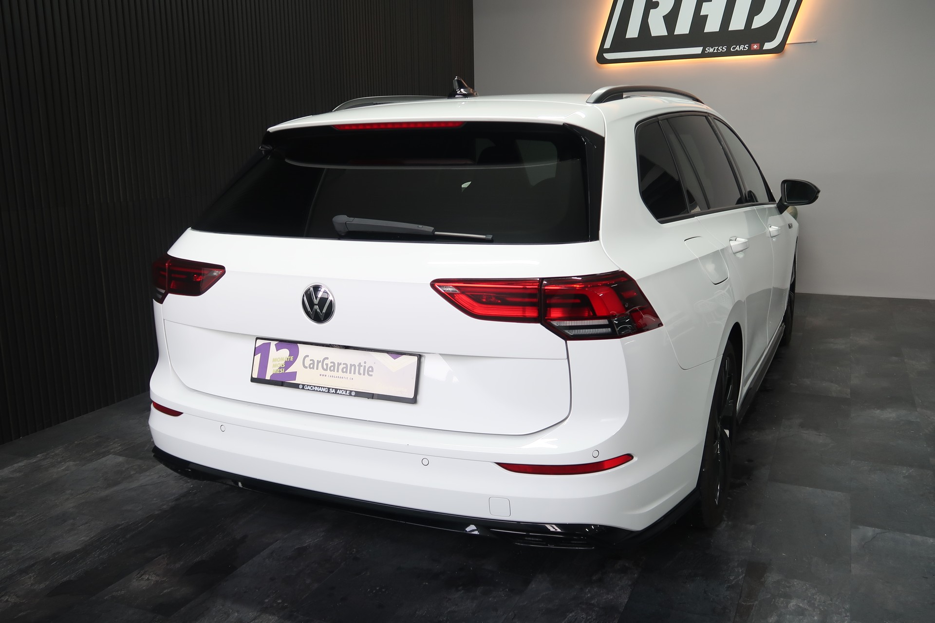 VW Golf Variant 2.0 TSI R-Line DSG 4Motion / CH / MFK / GARANTIE-image-7