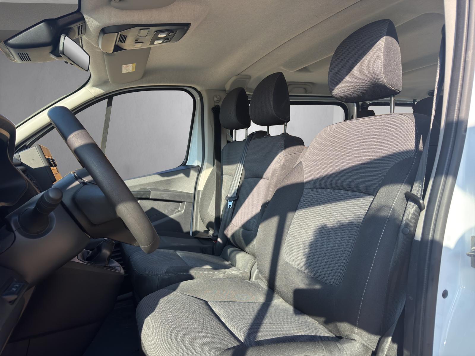 RENAULT Trafic Blue dCi 110 Passenger Equilibre-image-10