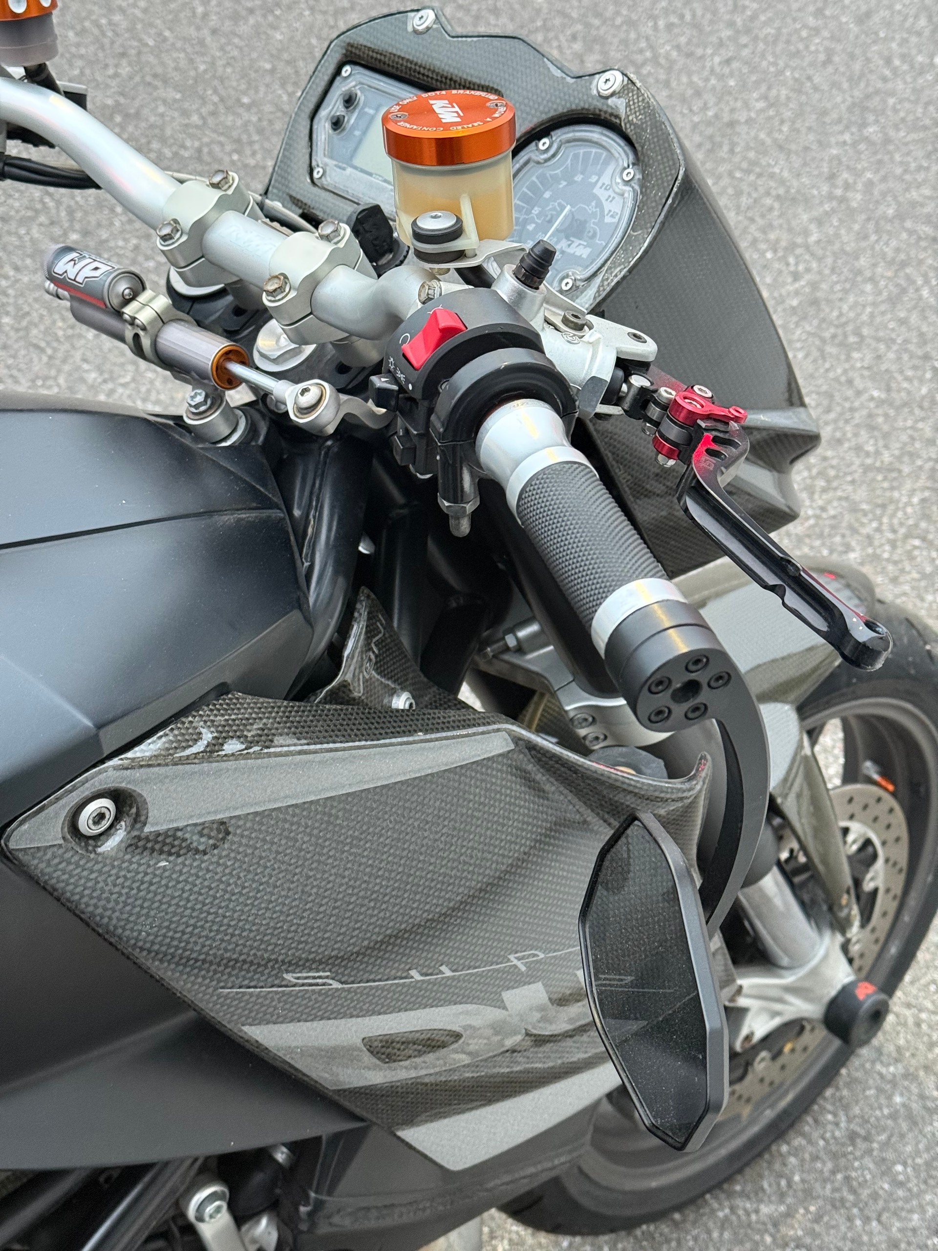 KTM 990 Super Duke-image-11