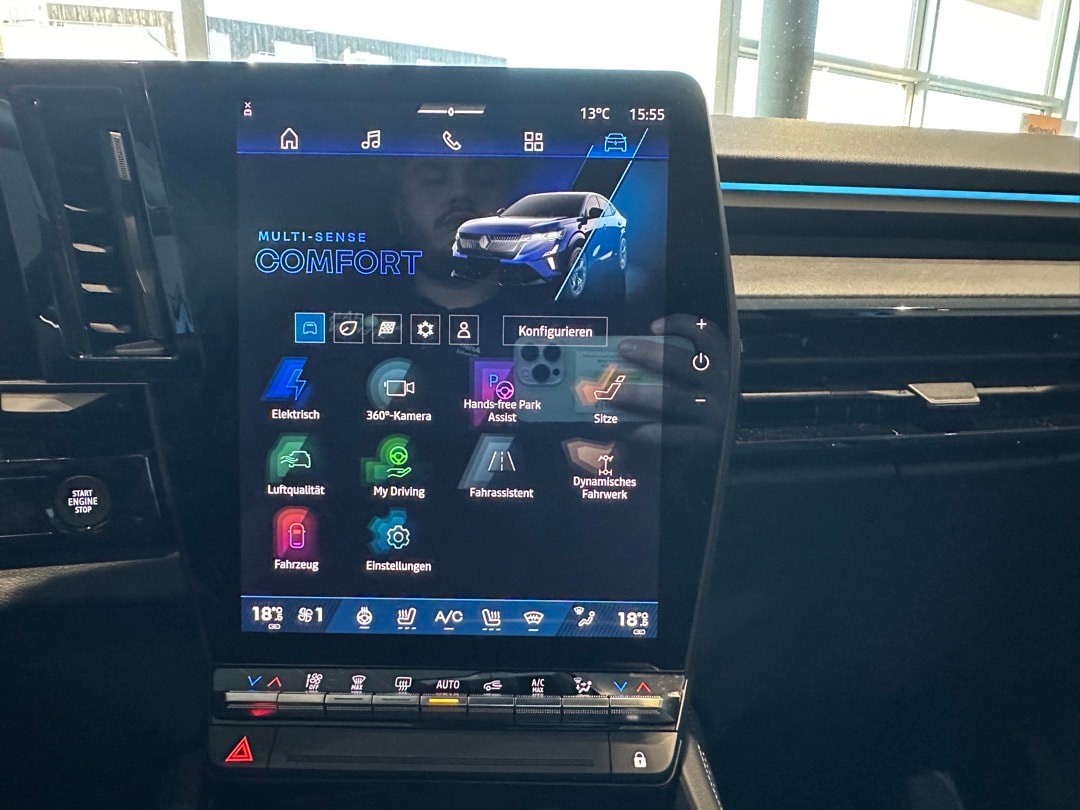 RENAULT Rafale 1.2 E-Tech Plug-in Hybrid 300 4x4 Atelier Alpine-image-16