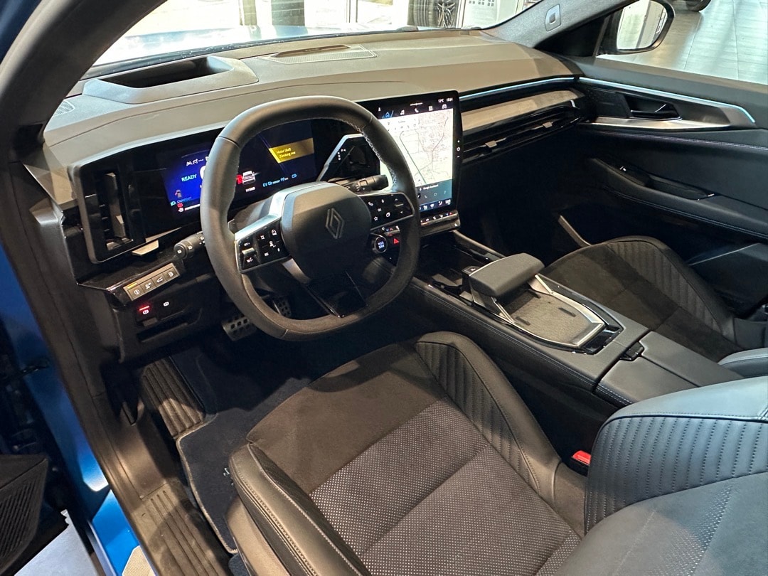 RENAULT Rafale 1.2 E-Tech Plug-in Hybrid 300 4x4 Atelier Alpine-image-11