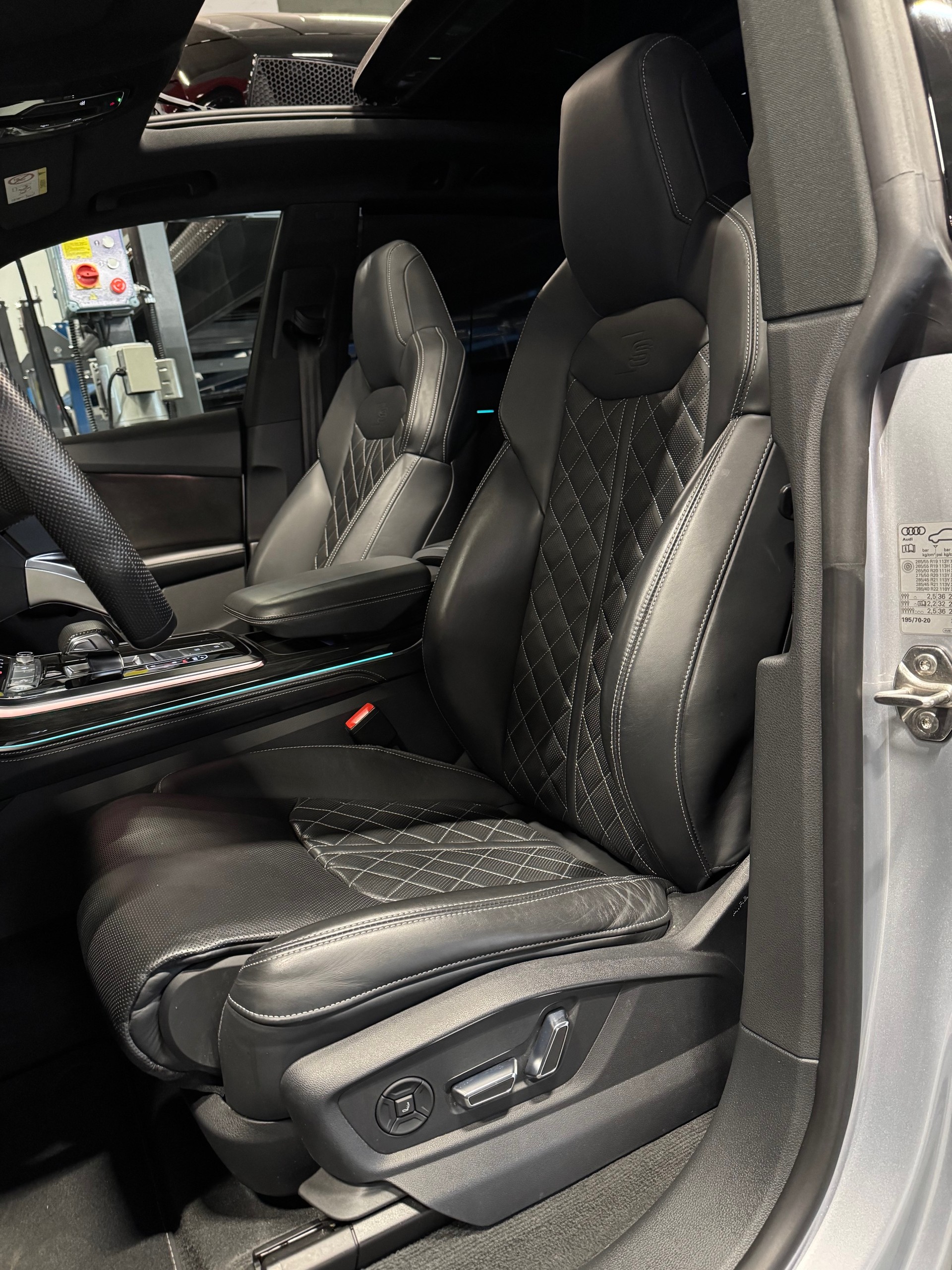 AUDI Q8 50 TDI quattro tiptronic S-Line-image-7