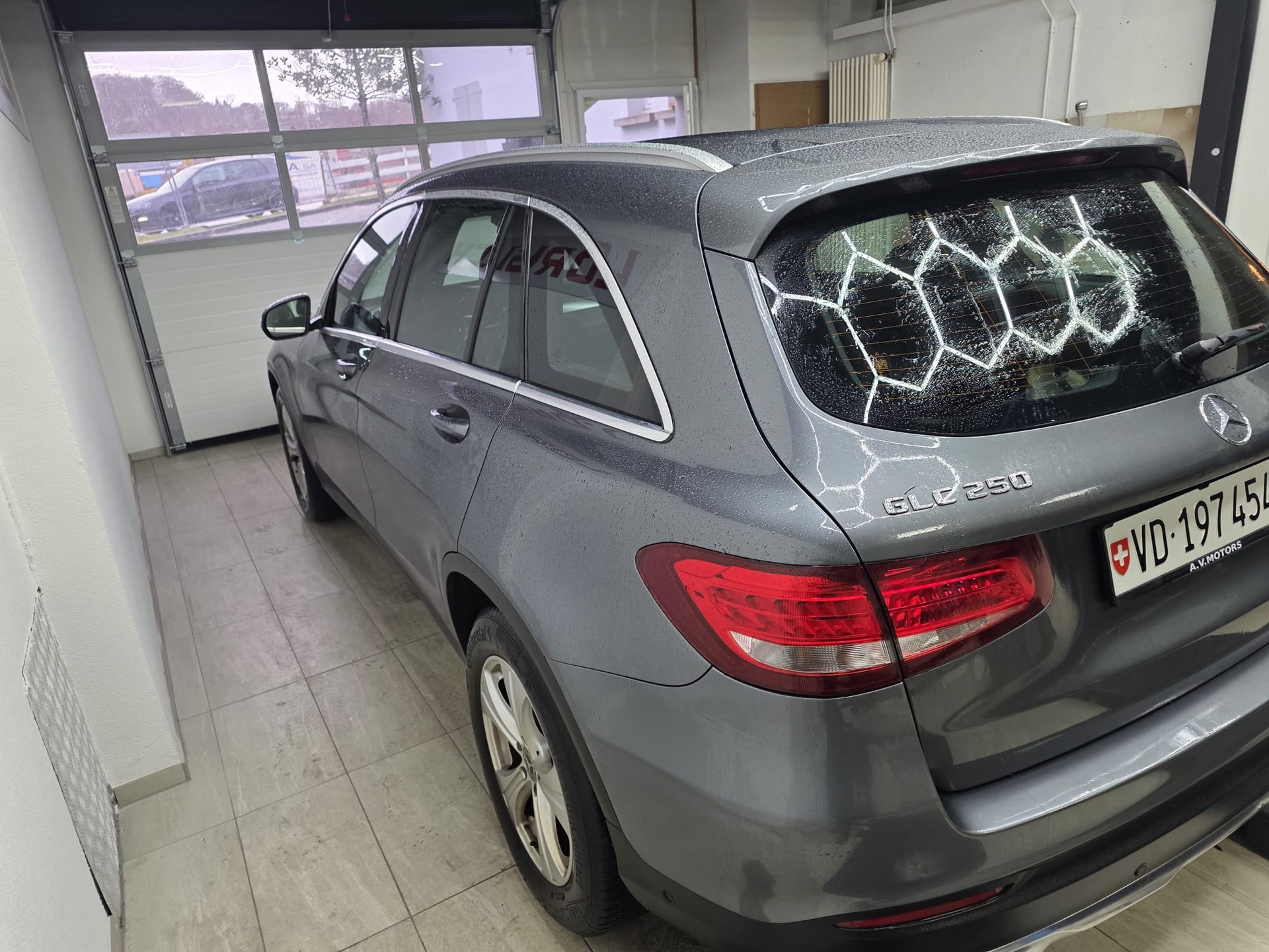 MERCEDES-BENZ GLC 250 Off-Road 4Matic 9G-Tronic-image-8