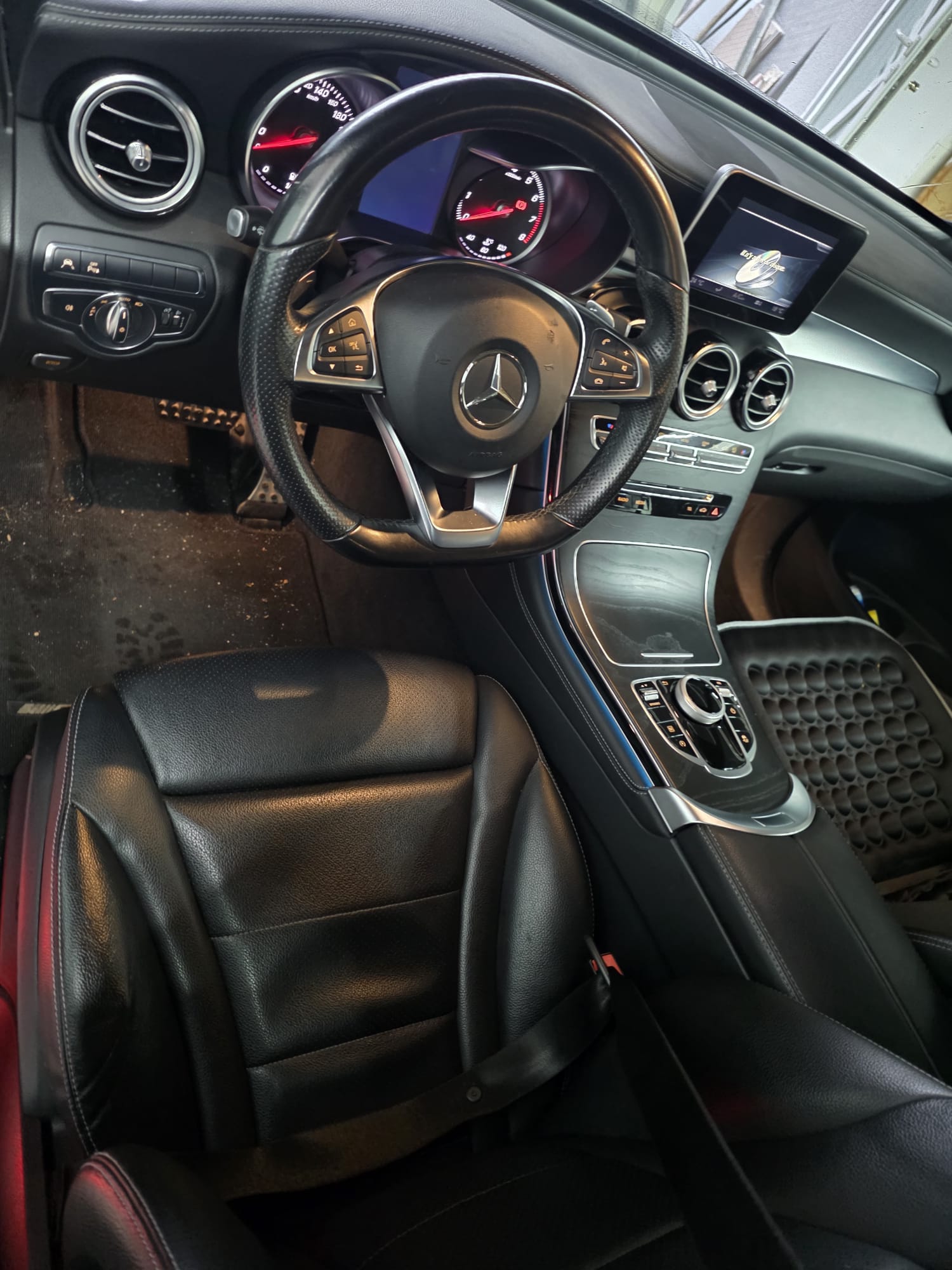 MERCEDES-BENZ GLC 250 Off-Road 4Matic 9G-Tronic-image-10