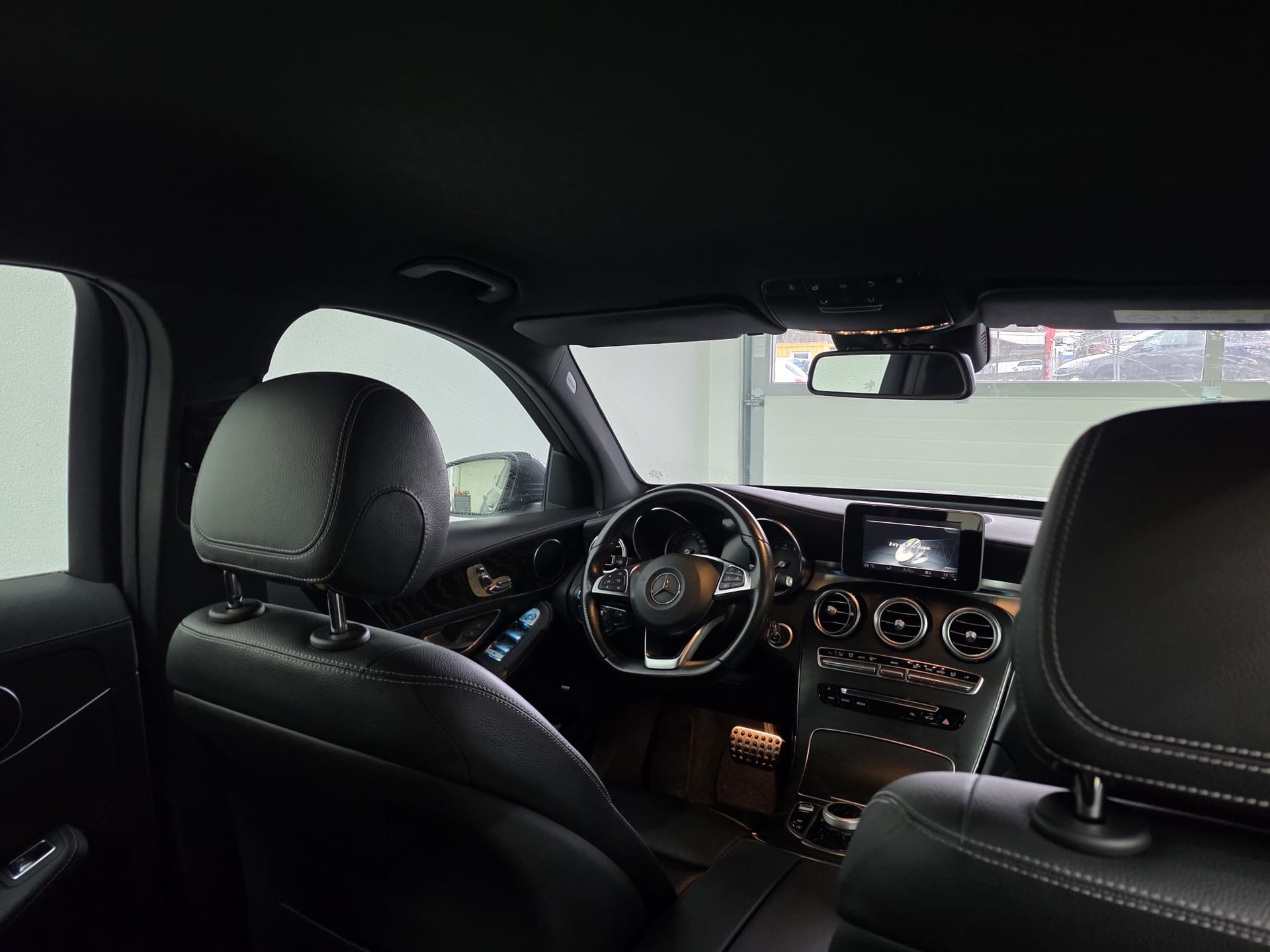 MERCEDES-BENZ GLC 250 Off-Road 4Matic 9G-Tronic-image-17