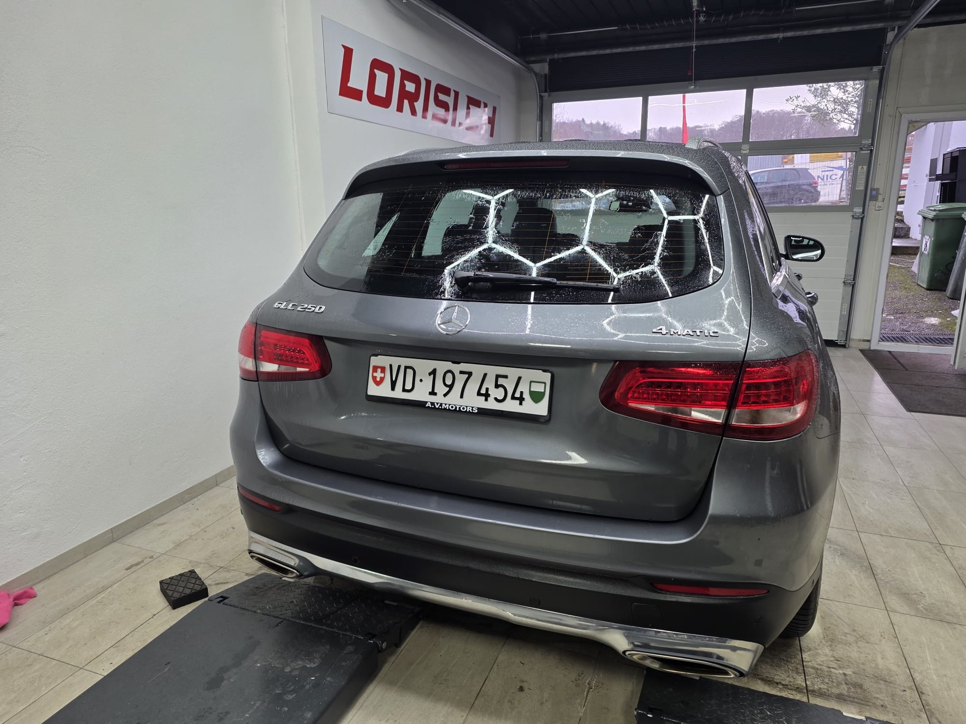 MERCEDES-BENZ GLC 250 Off-Road 4Matic 9G-Tronic-image-7