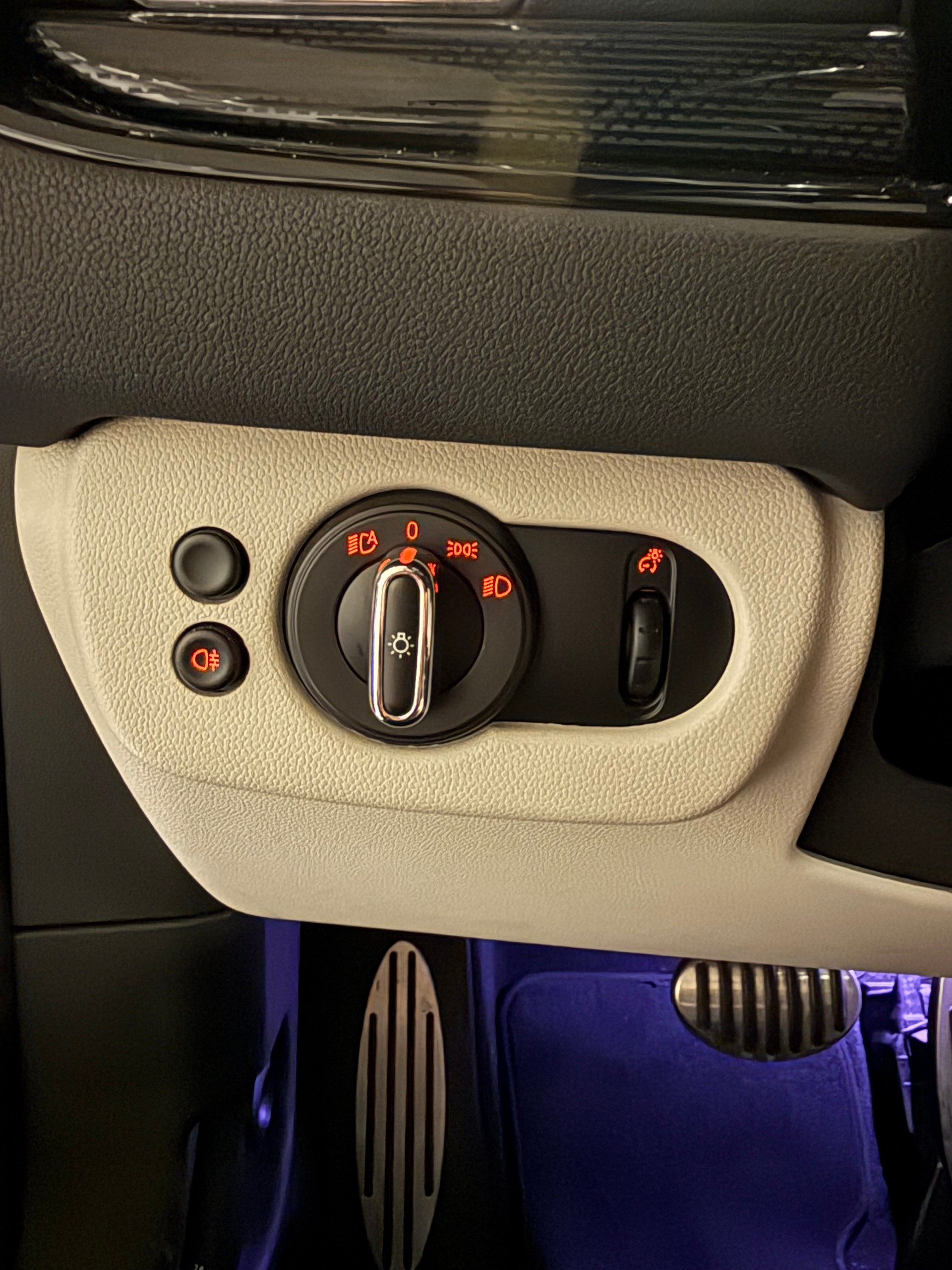MINI Clubman Cooper John Cooper Works ALL4 Steptronic-image-13