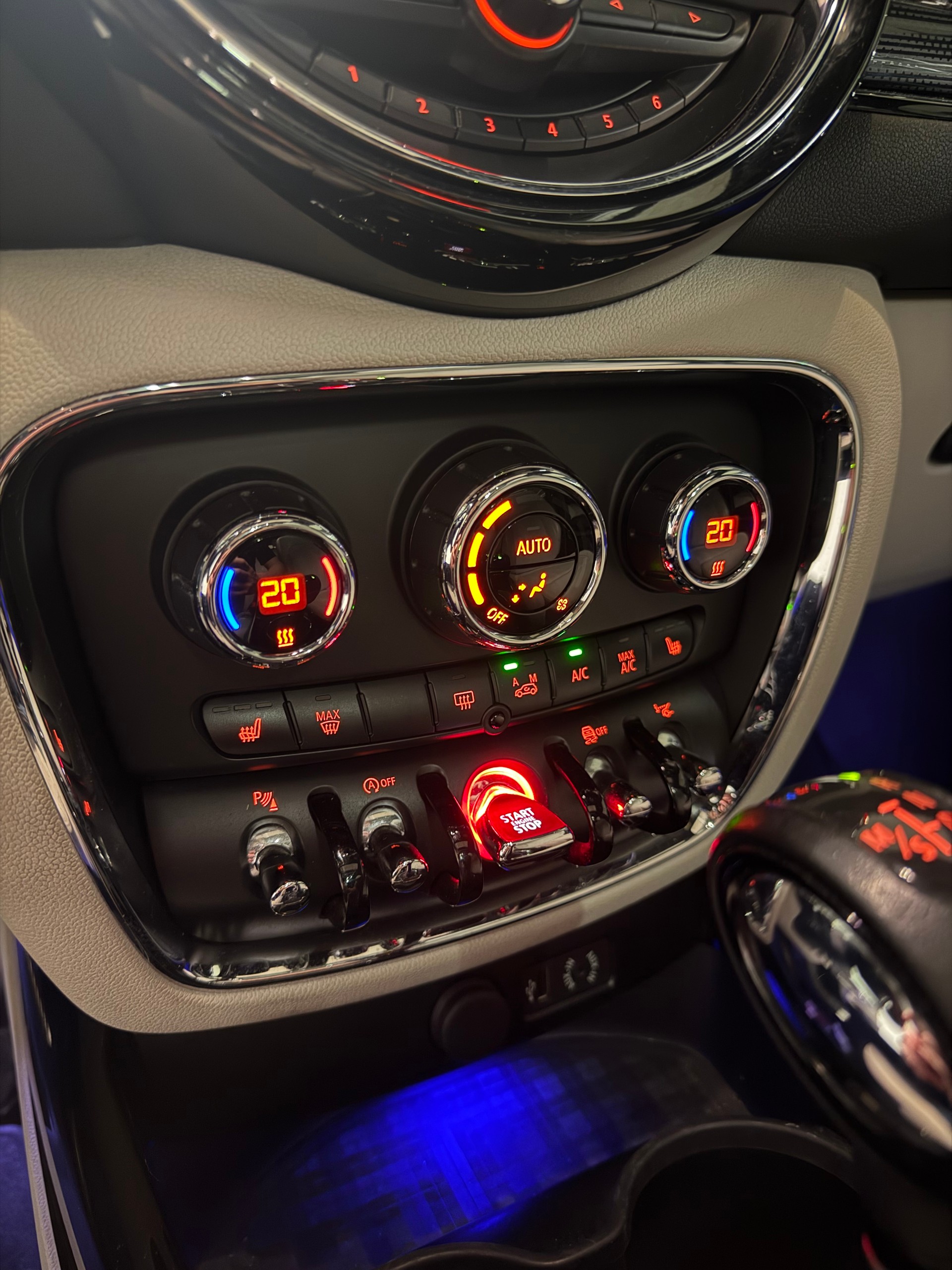 MINI Clubman Cooper John Cooper Works ALL4 Steptronic-image-14