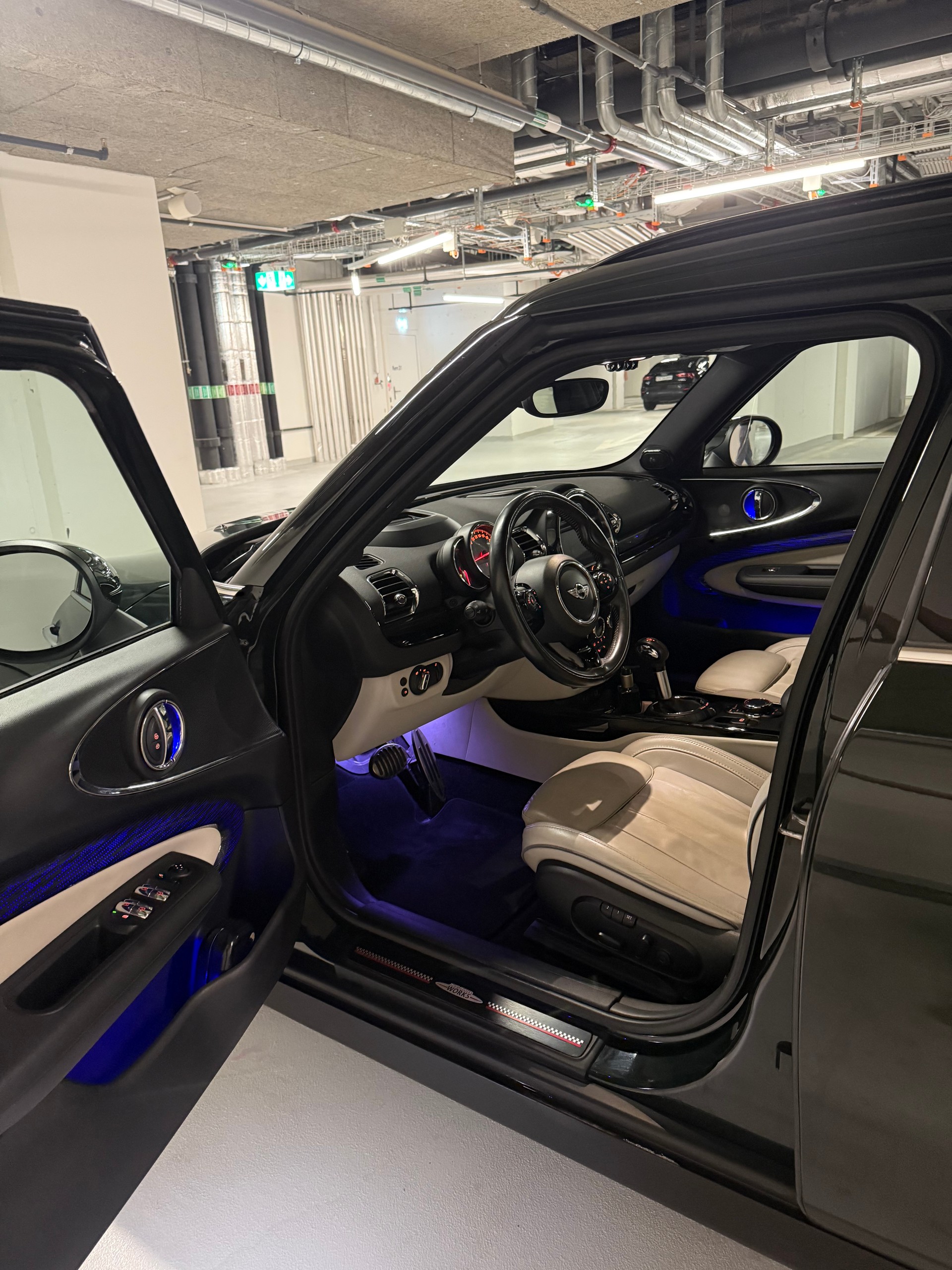 MINI Clubman Cooper John Cooper Works ALL4 Steptronic-image-9