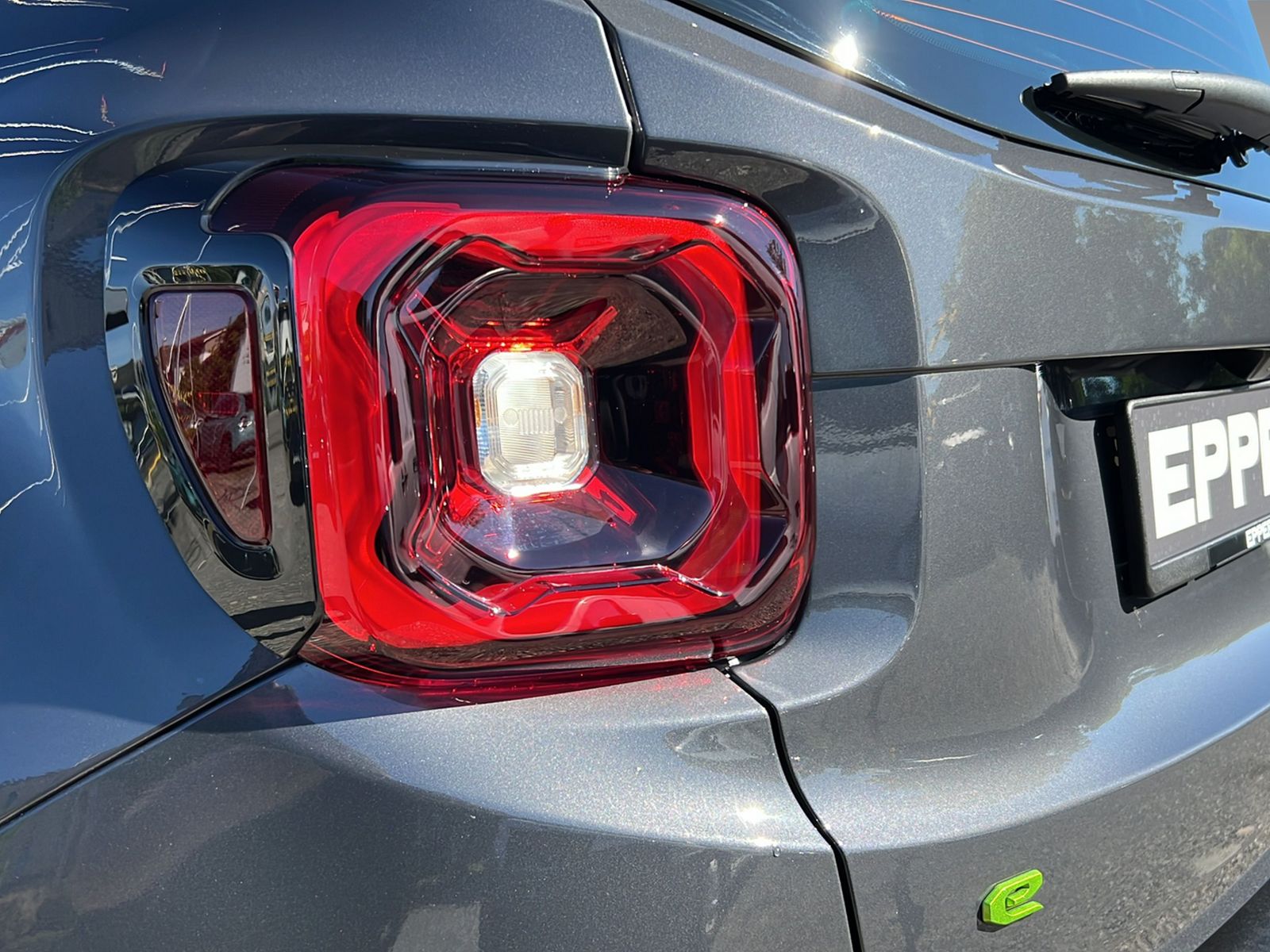 JEEP Renegade Summit 1.5 MHEV Sky Plus-image-6