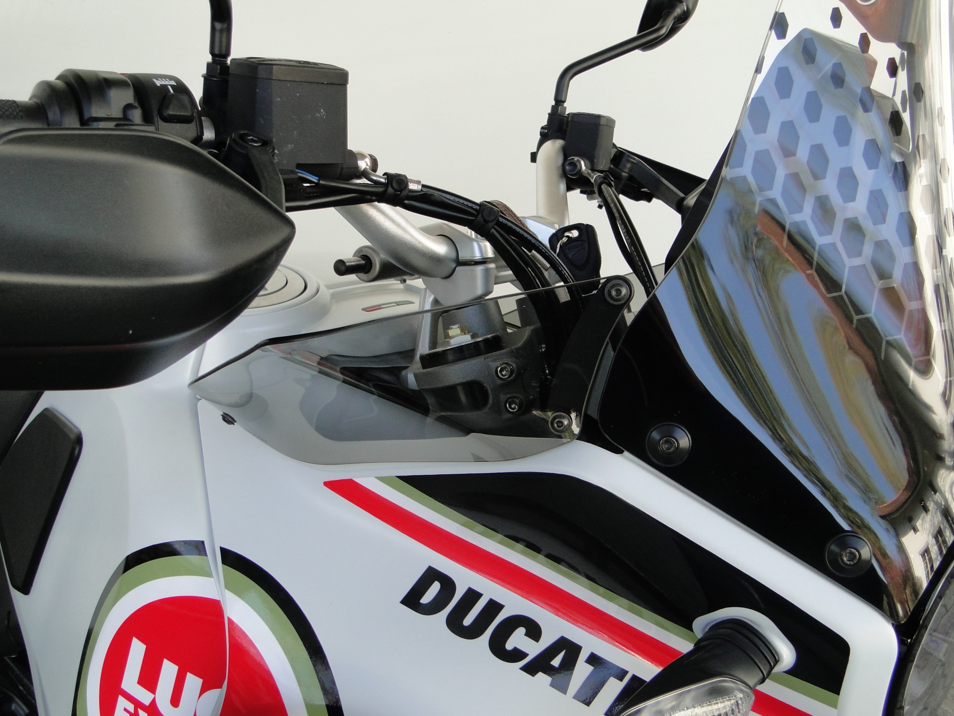 DUCATI 937 DesertX V2 Lucky Explorer-image-7