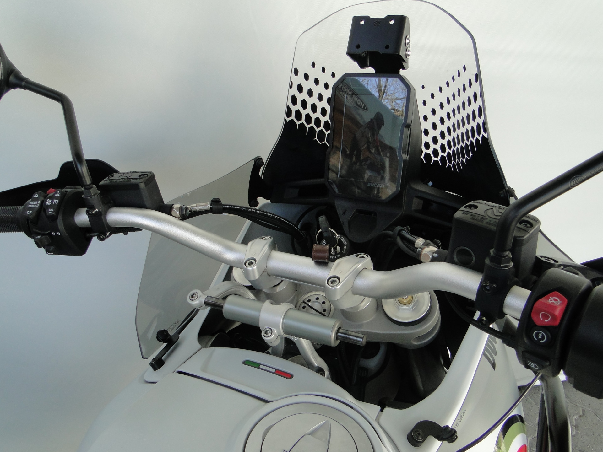 DUCATI 937 DesertX V2 Lucky Explorer-image-4