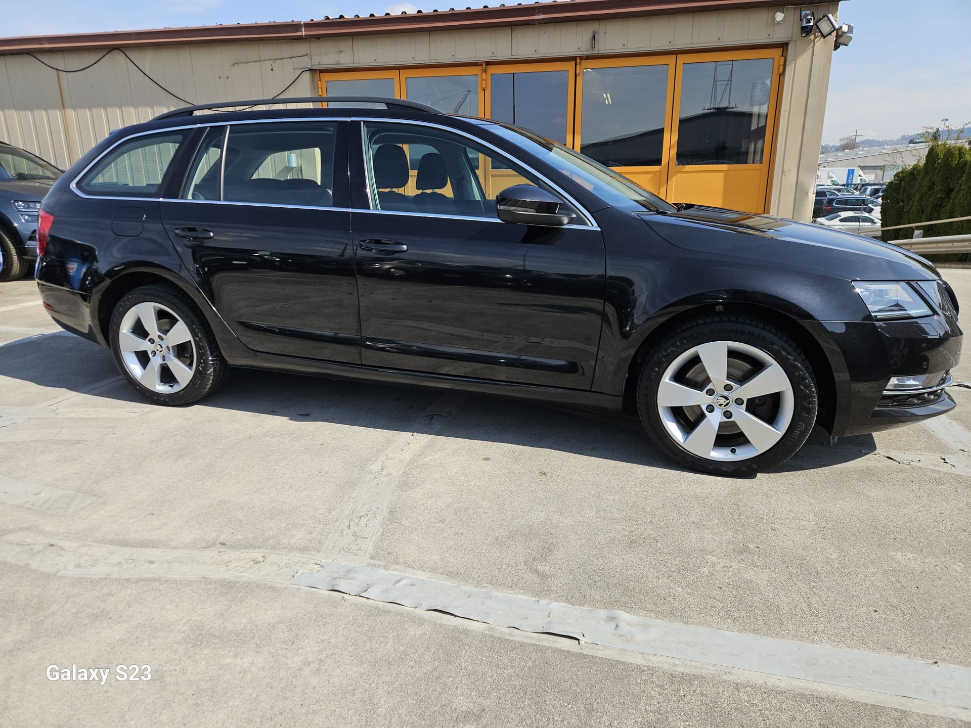 SKODA Octavia Combi 2.0 TDI Style 4x4-image-4