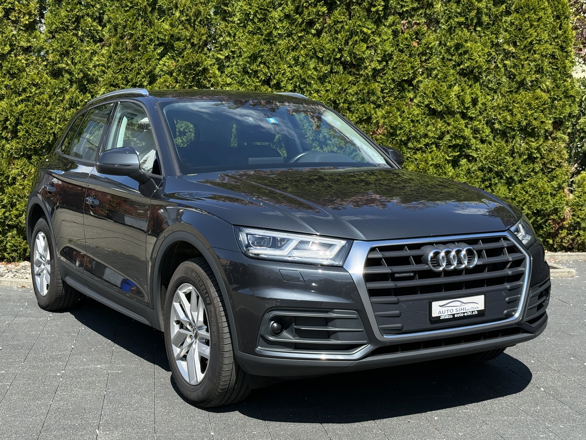 AUDI Q5 2.0 TDI quattro S-tronic-image-5