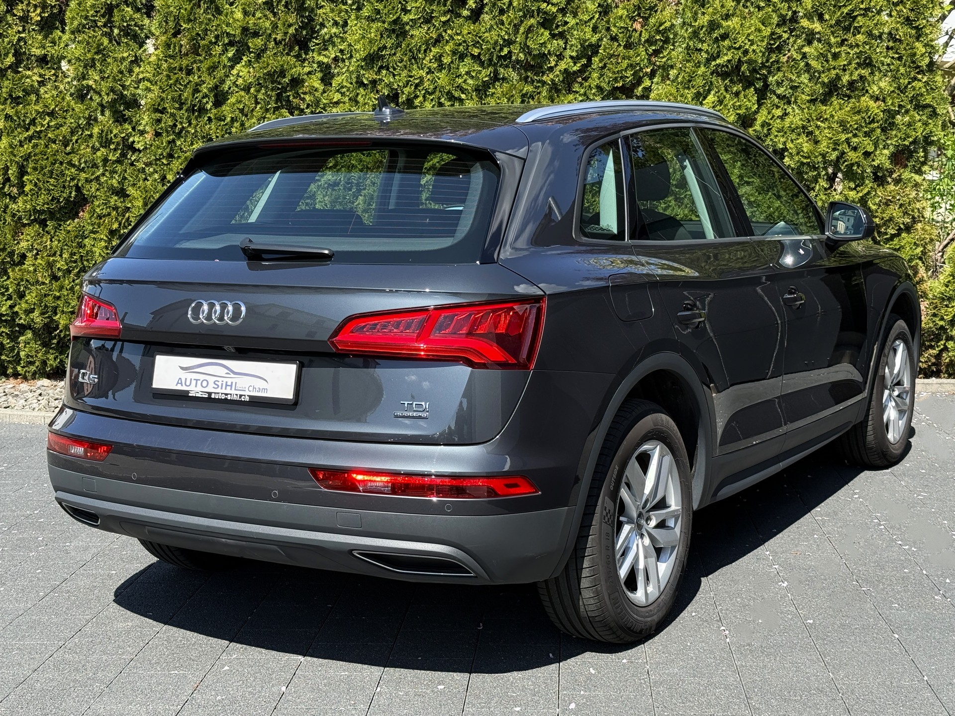 AUDI Q5 2.0 TDI quattro S-tronic-image-12