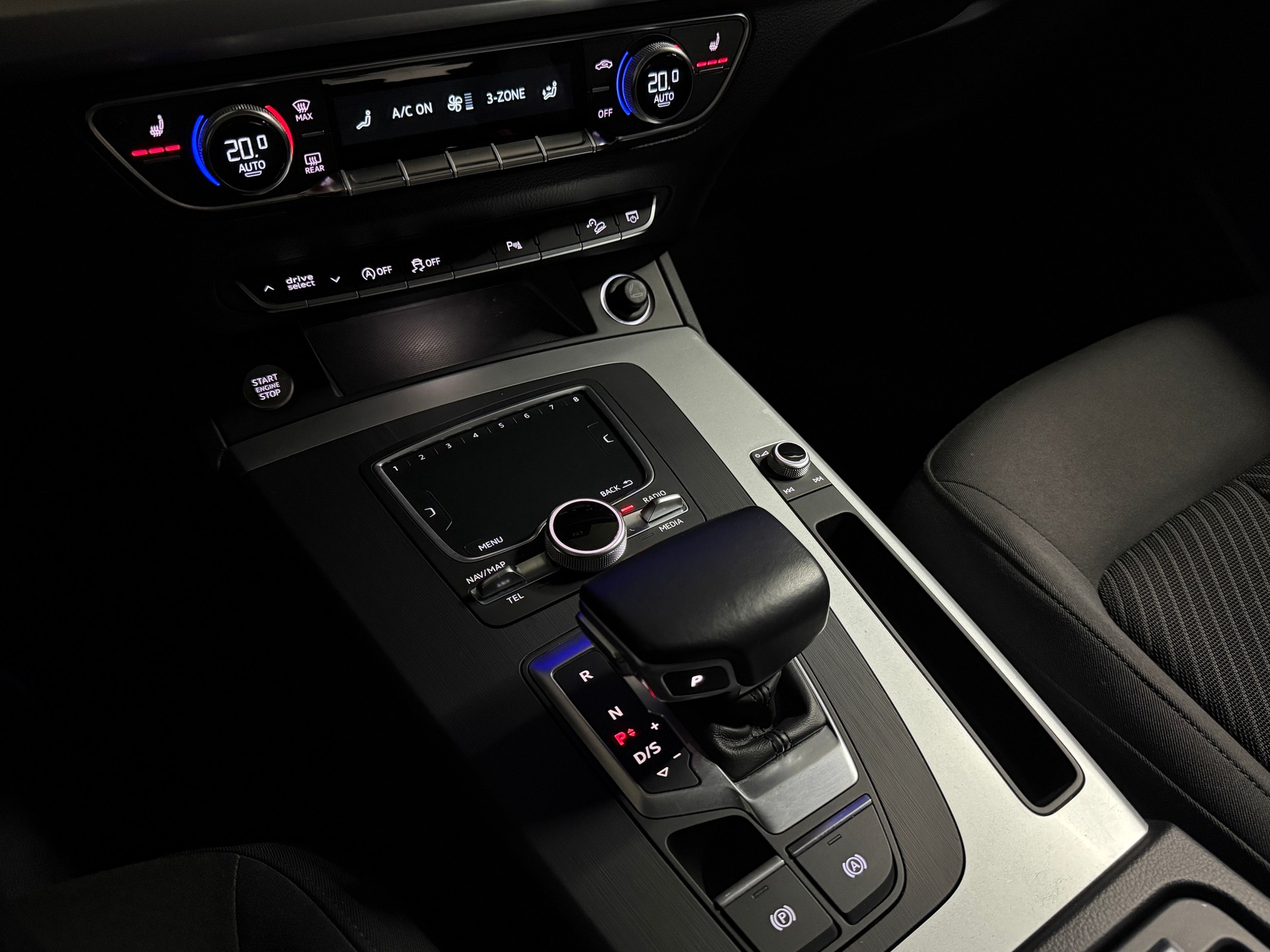 AUDI Q5 2.0 TDI quattro S-tronic-image-19