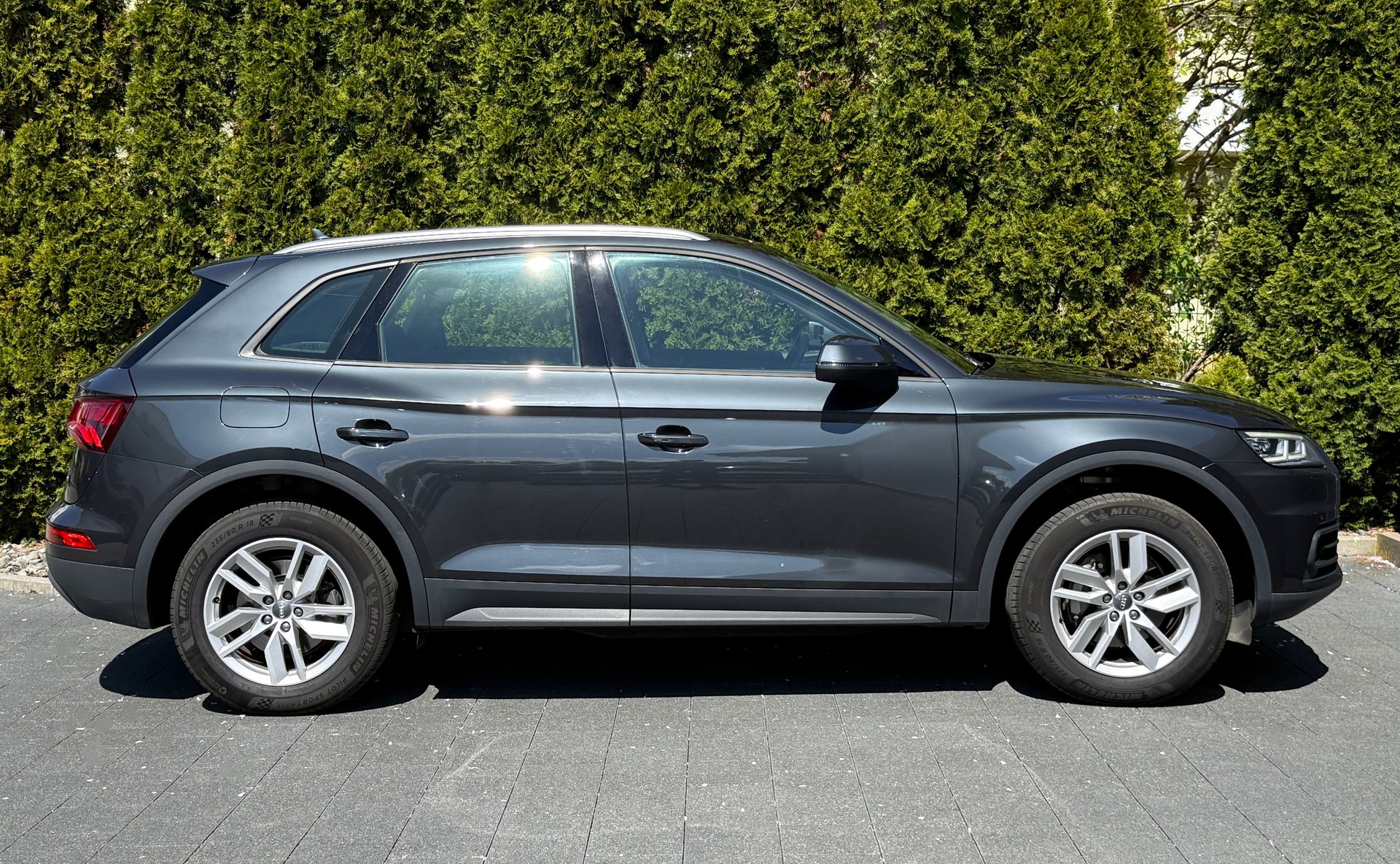 AUDI Q5 2.0 TDI quattro S-tronic-image-8
