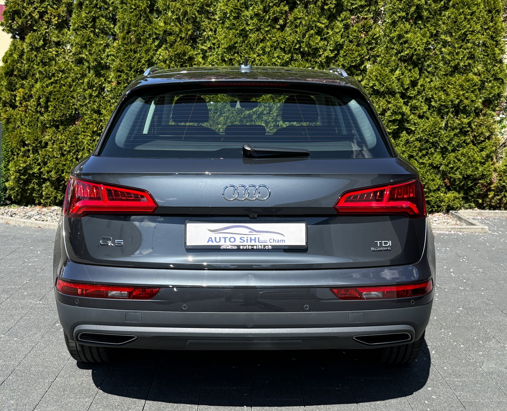 AUDI Q5 2.0 TDI quattro S-tronic-image-11