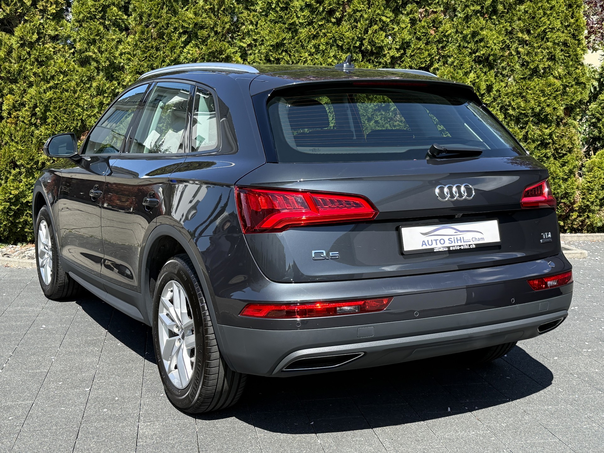 AUDI Q5 2.0 TDI quattro S-tronic-image-10