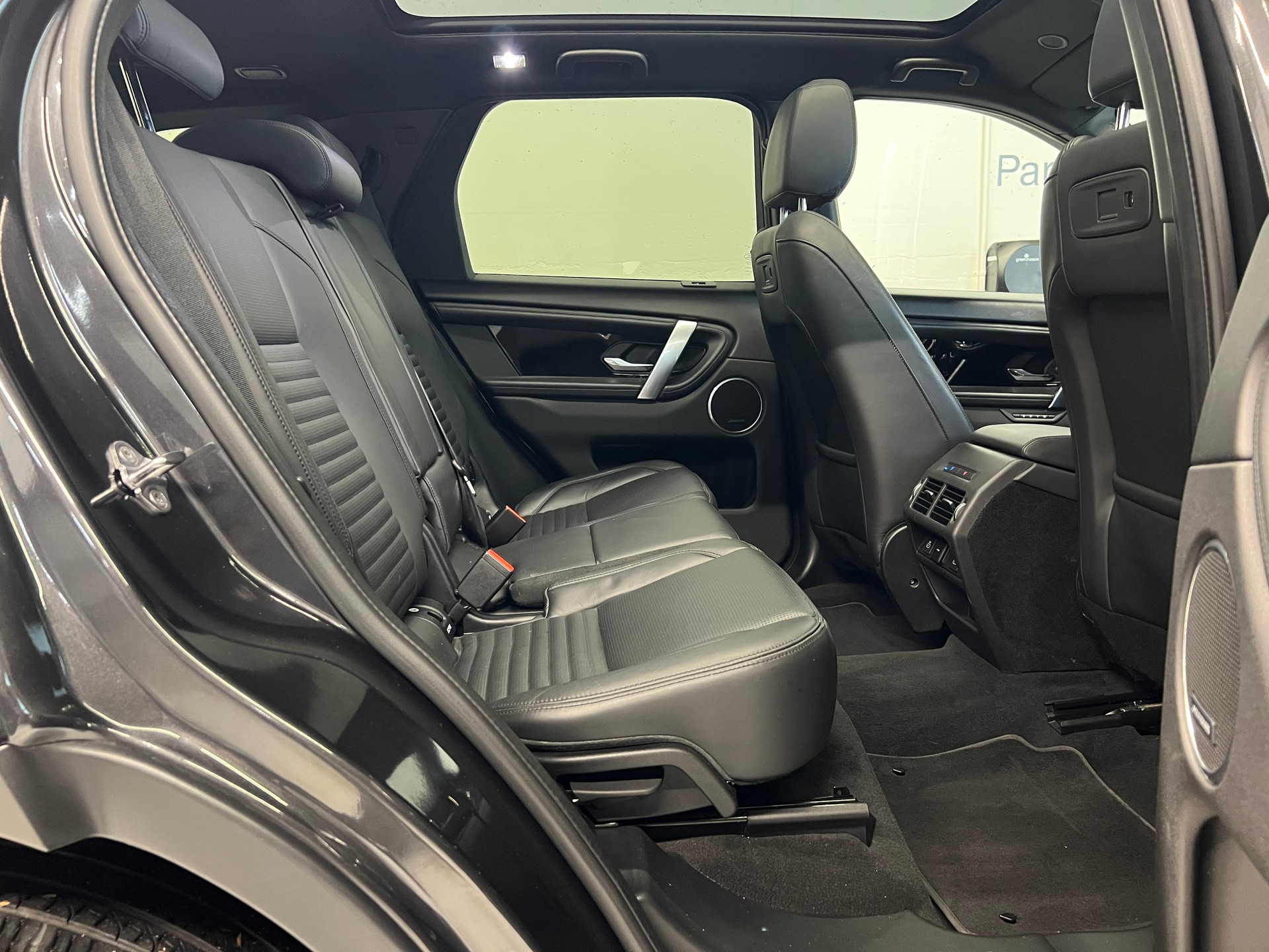 LAND ROVER Discovery Sport 2.0 Si4 250 HSE-image-6