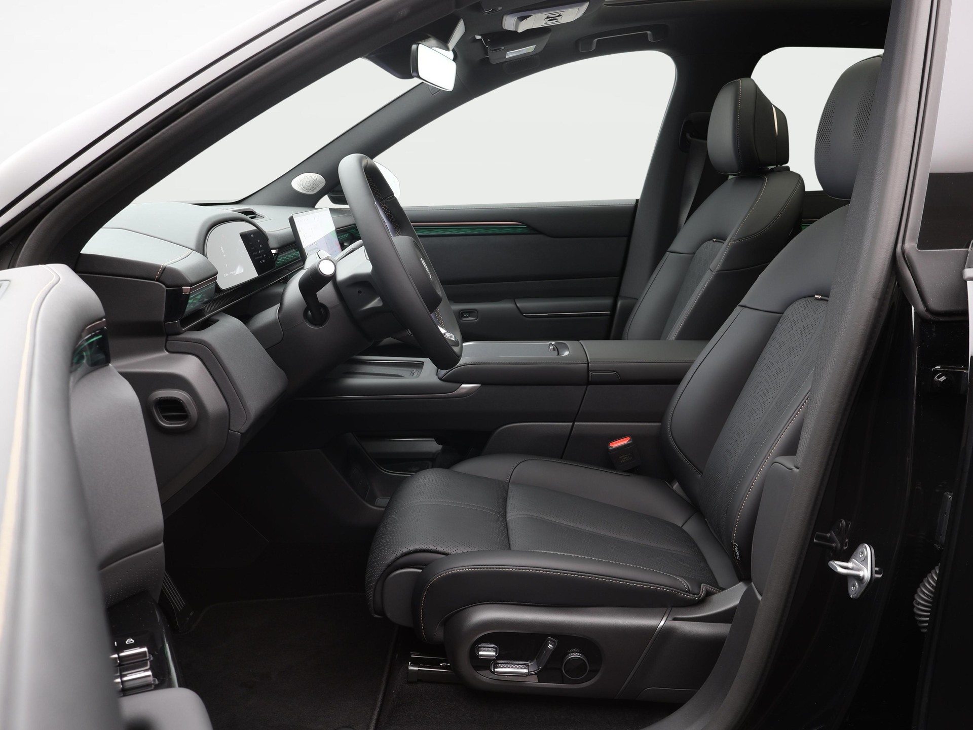 ZEEKR 7X Privilege AWD - ab 1.29% Leasing-showroom-element-3