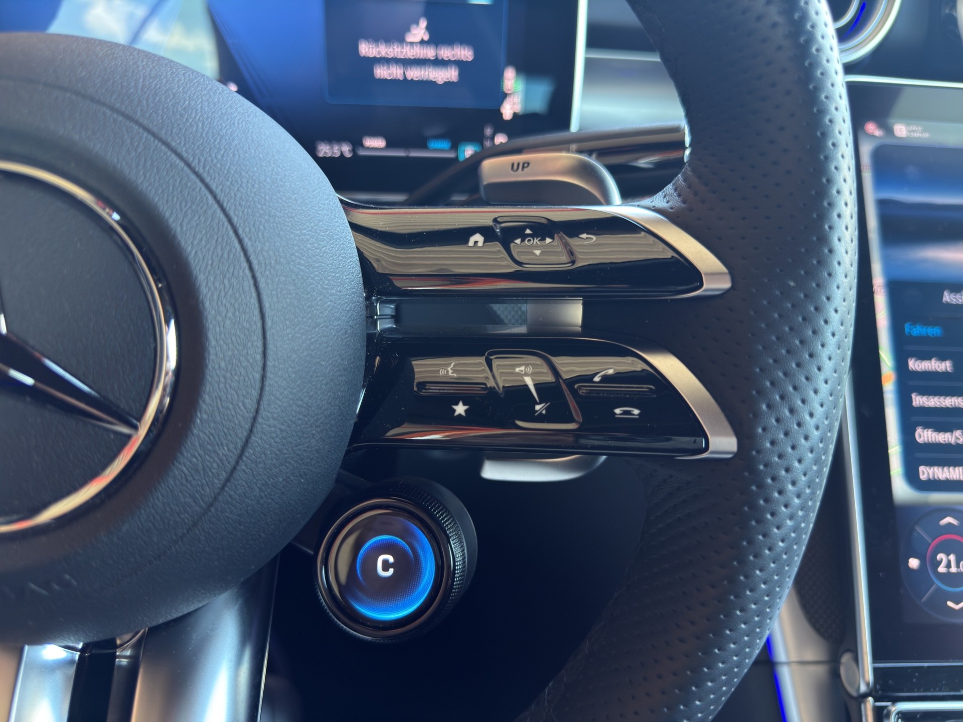 MERCEDES-BENZ CLE 53 AMG 4matic+ Cabriolet AHK-image-61