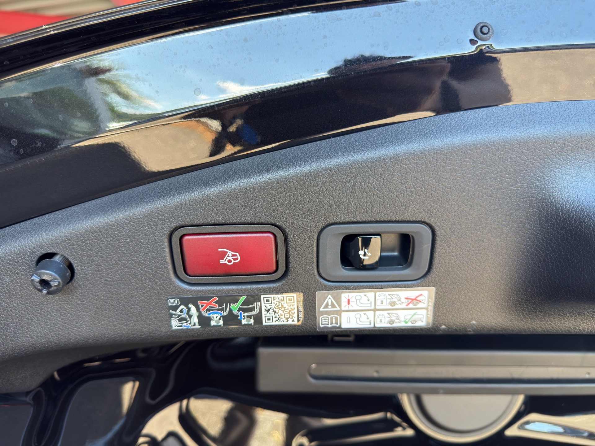 MERCEDES-BENZ CLE 53 AMG 4matic+ Cabriolet AHK-image-54
