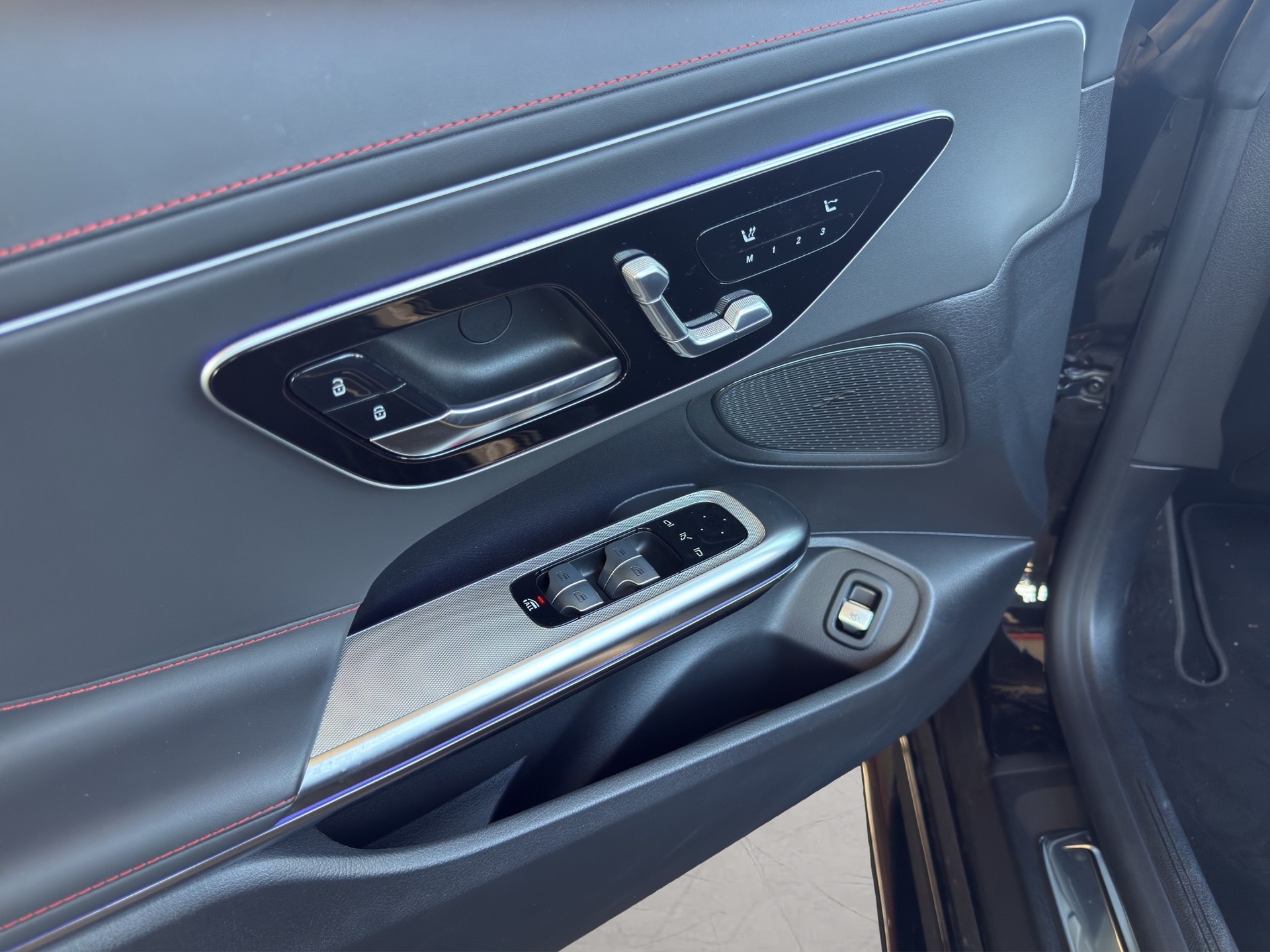 MERCEDES-BENZ CLE 53 AMG 4matic+ Cabriolet AHK-image-10