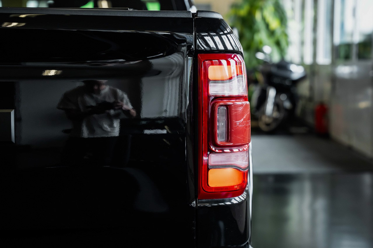 DODGE Ram 1500 5.7l V8 HEMI 4x4 Crew Cab Limited-image-8