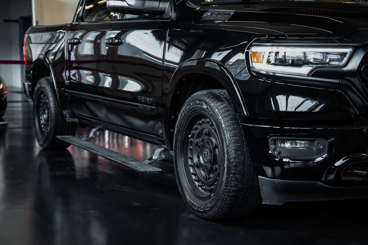 DODGE Ram 1500 5.7l V8 HEMI 4x4 Crew Cab Limited-image-31