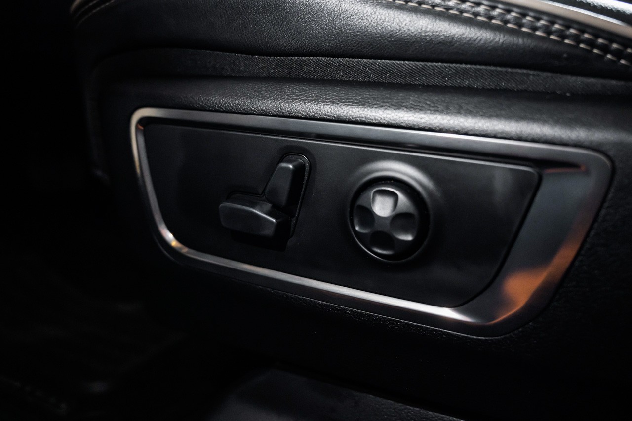DODGE Ram 1500 5.7l V8 HEMI 4x4 Crew Cab Limited-image-25