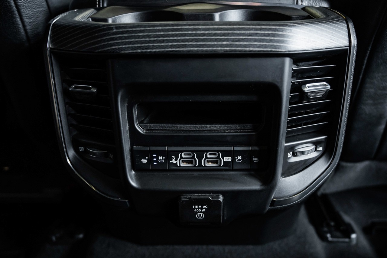 DODGE Ram 1500 5.7l V8 HEMI 4x4 Crew Cab Limited-image-27